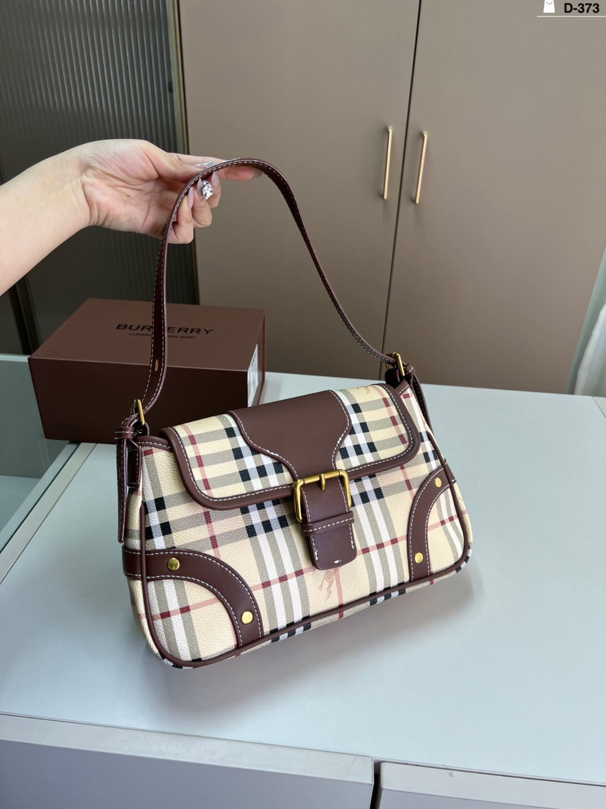 Burberry ショルダーバッグとアンダーアーバッグ