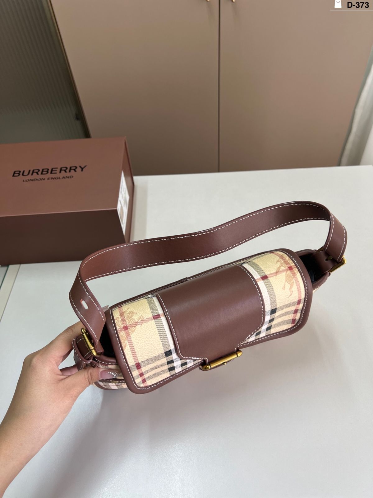 Burberry ショルダーバッグとアンダーアーバッグ