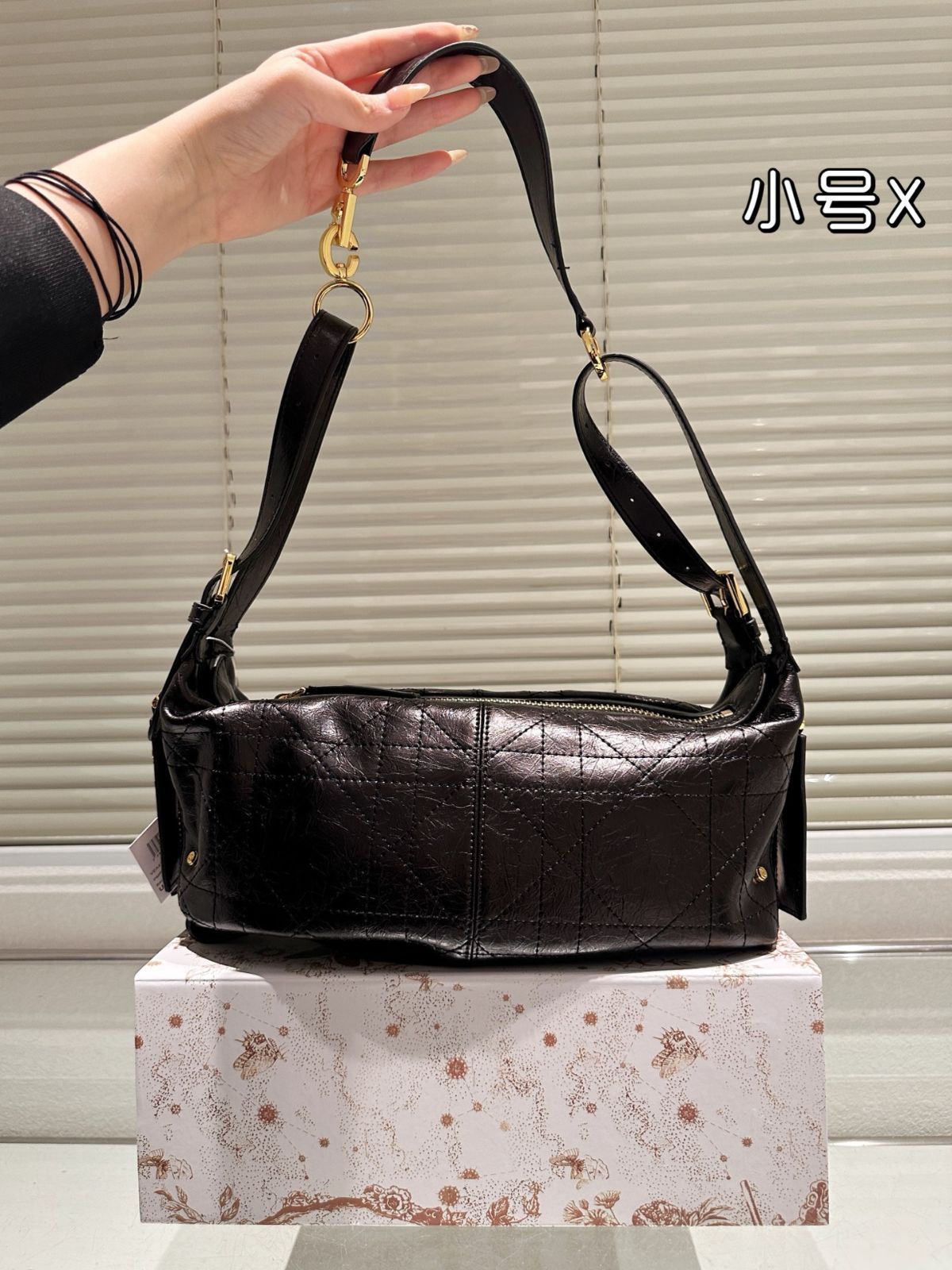 Dior 原単バージョン 牛革 D-Journey ショルダー・斜め掛けバッグ Dior 原単バージョン 牛革 D-Journey ショルダー・斜め掛けバッグ