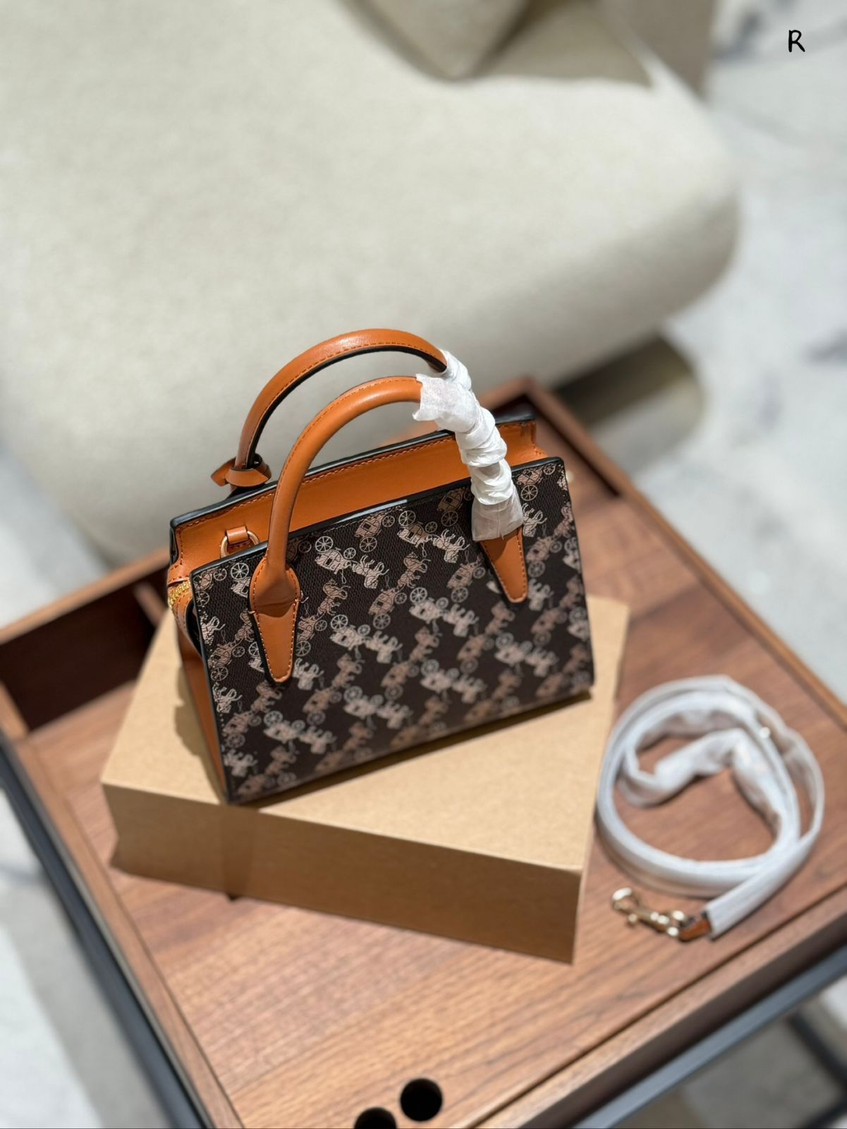 【今日特価】COACH 新品 キャリッジロゴ Andrea アンデレア キャリアオールバッグ