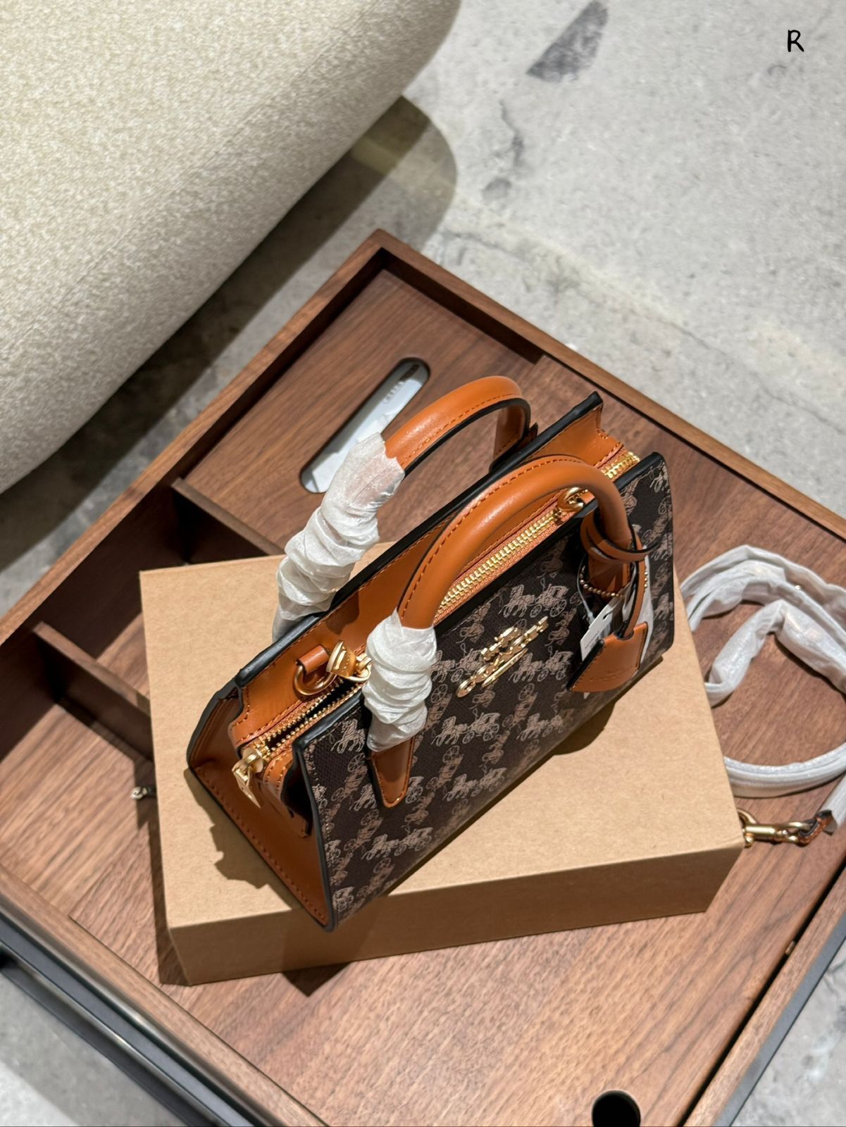 【今日特価】COACH 新品 キャリッジロゴ Andrea アンデレア キャリアオールバッグ