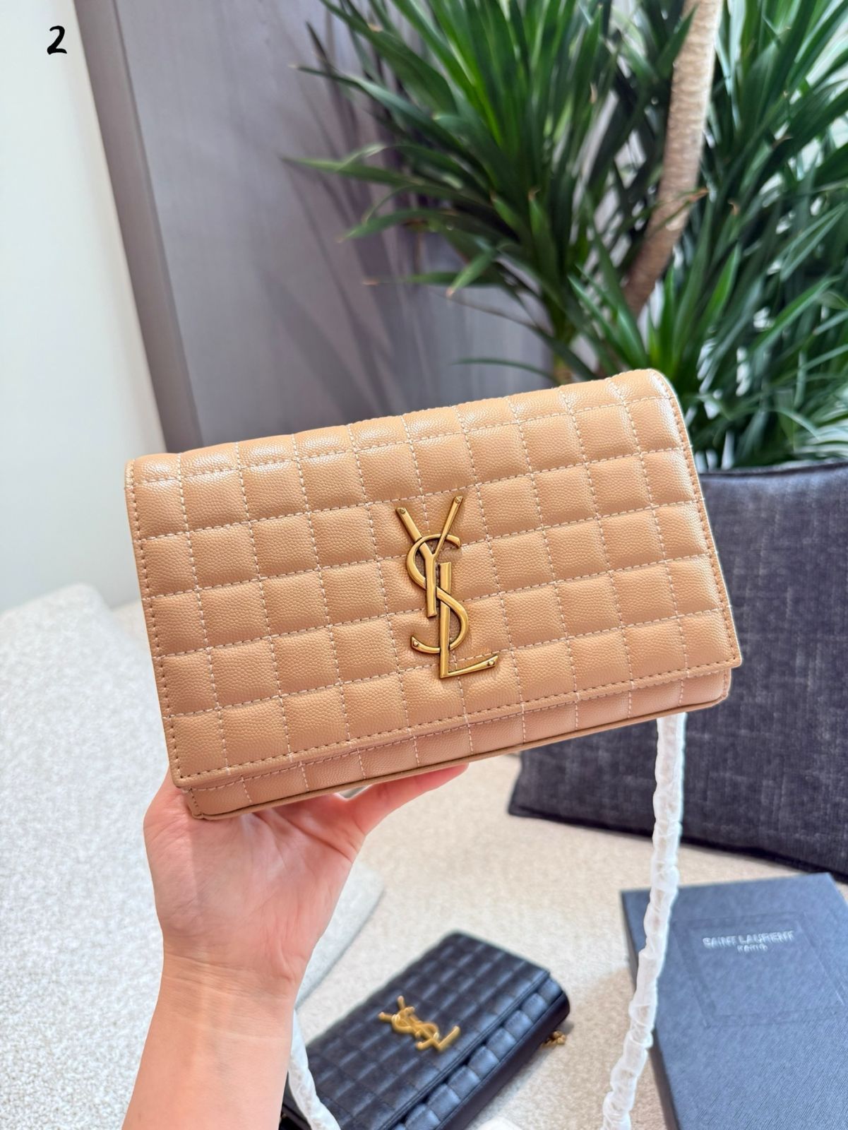 YSL プリンスウェンと同じモデルの Woc チェーンバッグ YSL プリンスウェンと同じモデルの Woc チェーンバッグ