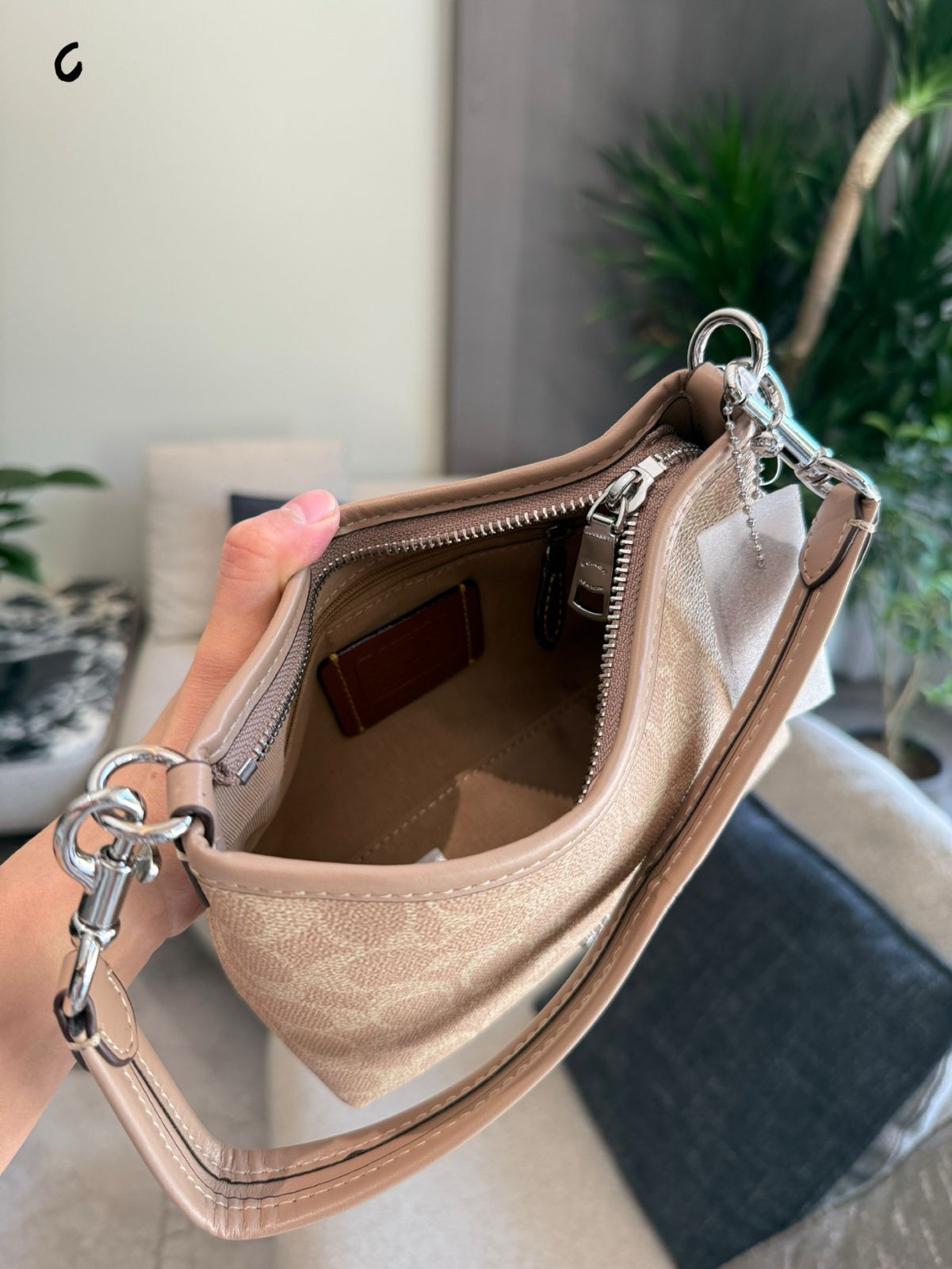 【今日特価】Coach Mini Hobo Bag - コーチ ミニ ホーボー バッグ(ミルクティーカラー) 【今日特価】Coach Mini Hobo Bag - コーチ ミニ ホーボー バッグ(ミルクティーカラー)