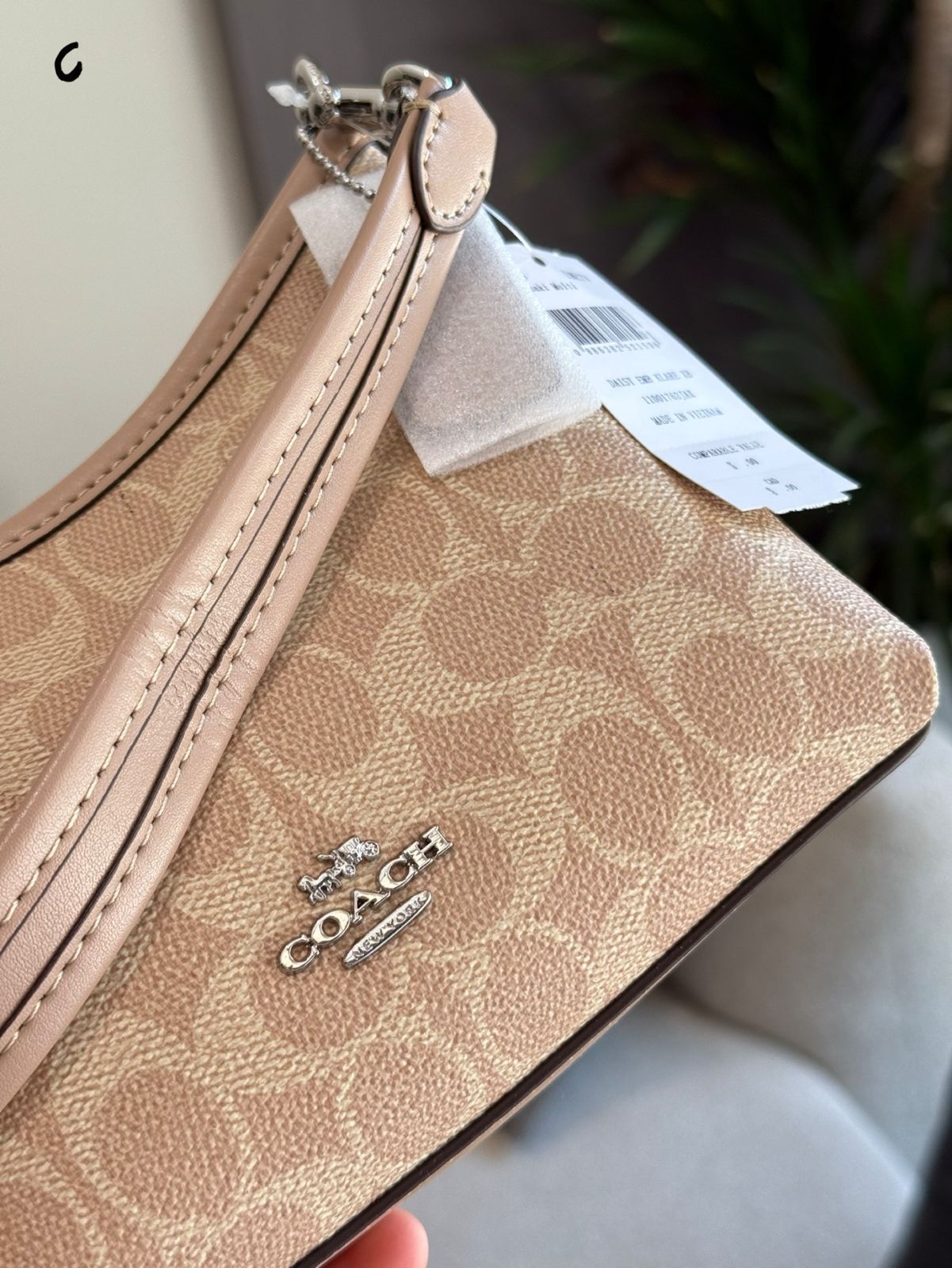 【今日特価】Coach Mini Hobo Bag - コーチ ミニ ホーボー バッグ(ミルクティーカラー) 【今日特価】Coach Mini Hobo Bag - コーチ ミニ ホーボー バッグ(ミルクティーカラー)