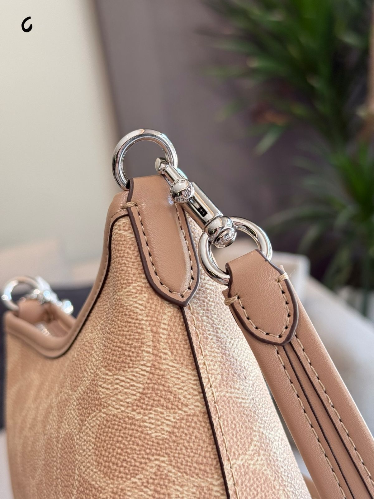 【今日特価】Coach Mini Hobo Bag - コーチ ミニ ホーボー バッグ(ミルクティーカラー) 【今日特価】Coach Mini Hobo Bag - コーチ ミニ ホーボー バッグ(ミルクティーカラー)