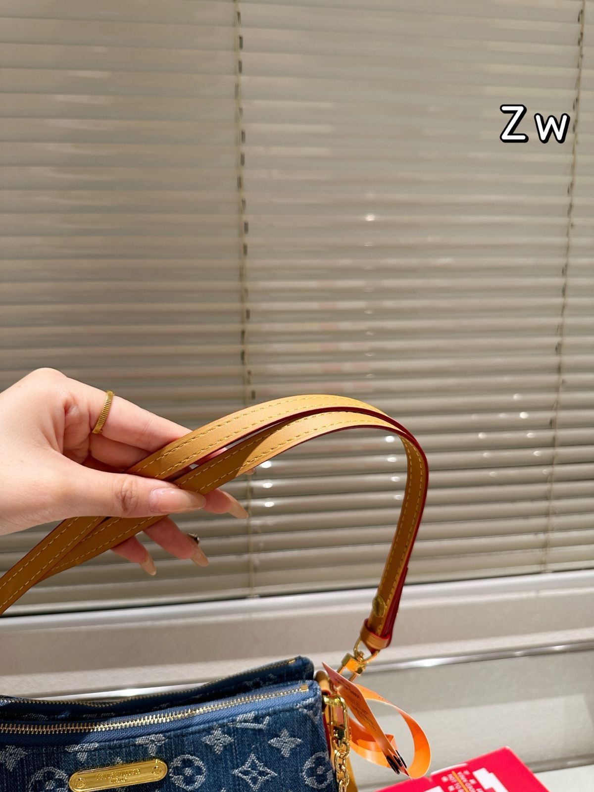 【今日特価】Lv Pochette Monogram Handbag(リヴ ポシェット モノグラム ハンドバッグ) 【今日特価】Lv Pochette Monogram Handbag(リヴ ポシェット モノグラム ハンドバッグ)