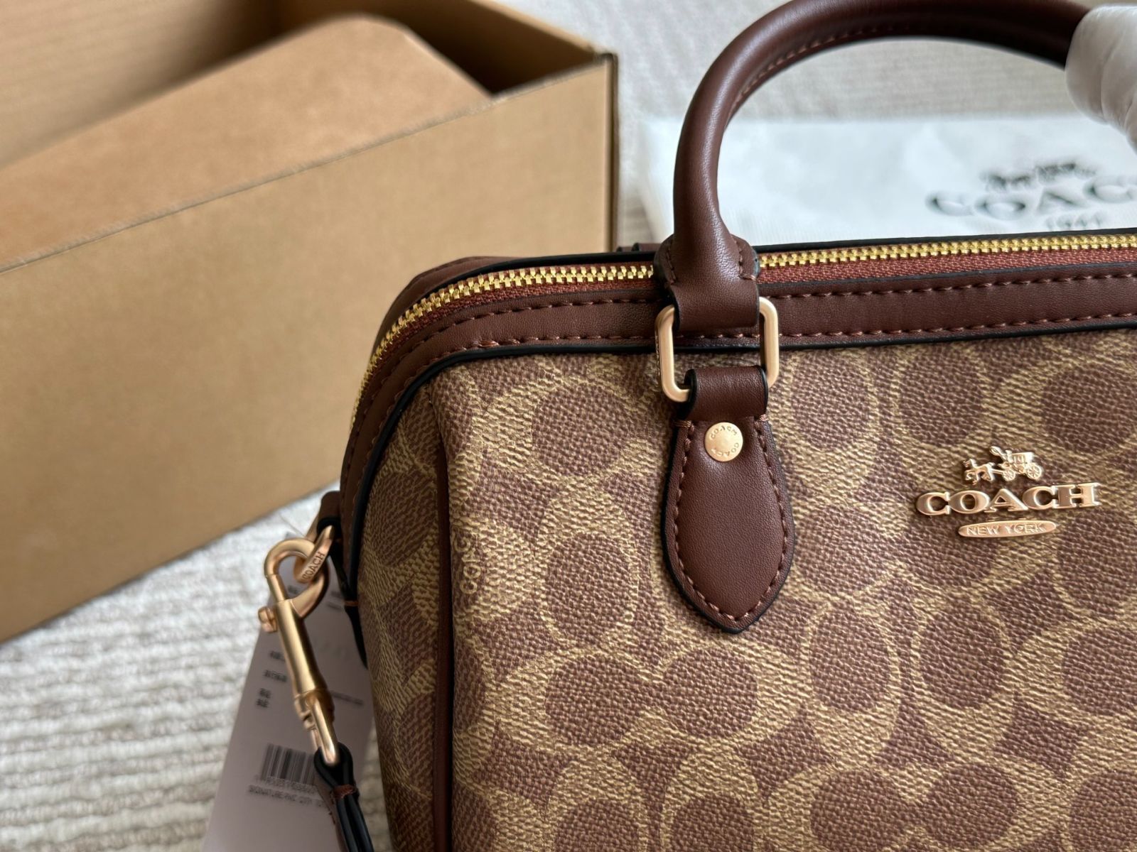 【今日特価】COACH Pillow Bag / Boston Bag(クーチ ピローバッグ / ボストンバッグ) 【今日特価】COACH Pillow Bag / Boston Bag(クーチ ピローバッグ / ボストンバッグ)