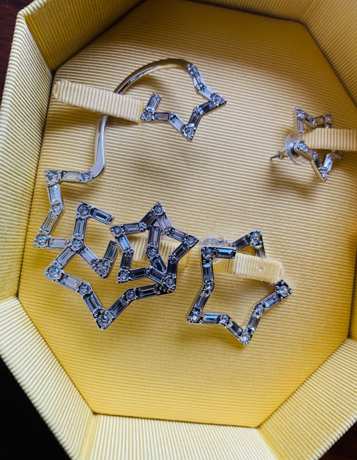 新品 スワロフスキー SWAROVSKI Stella イヤーカフ 3点セット 新品 スワロフスキー SWAROVSKI Stella イヤーカフ 3点セット