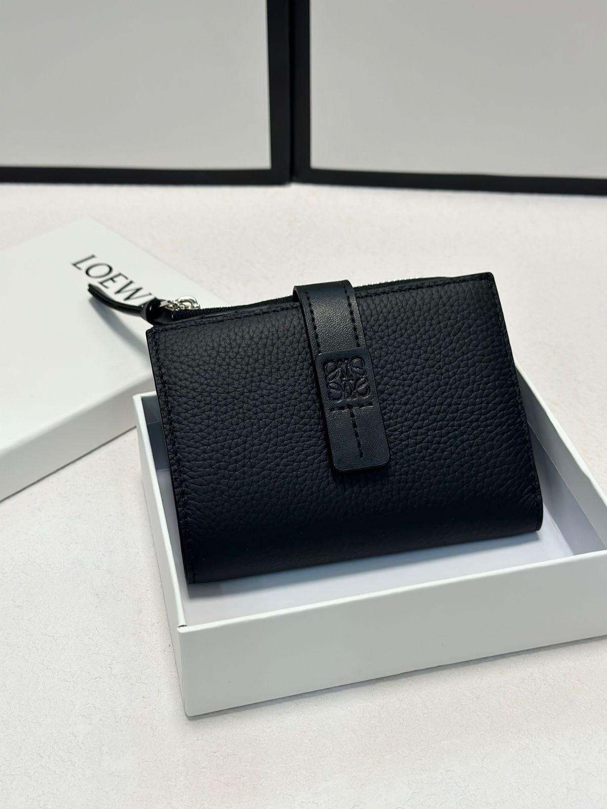 LOEWE/ロエベ/財布、クレジットカードスロットに紙幣と手形を収納、両用カードバッグ財布[本日特価|新品未使用品]