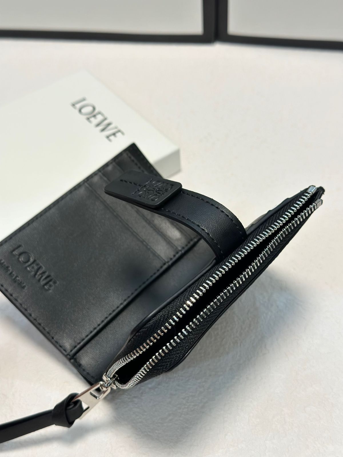 LOEWE/ロエベ/財布、クレジットカードスロットに紙幣と手形を収納、両用カードバッグ財布[本日特価|新品未使用品]