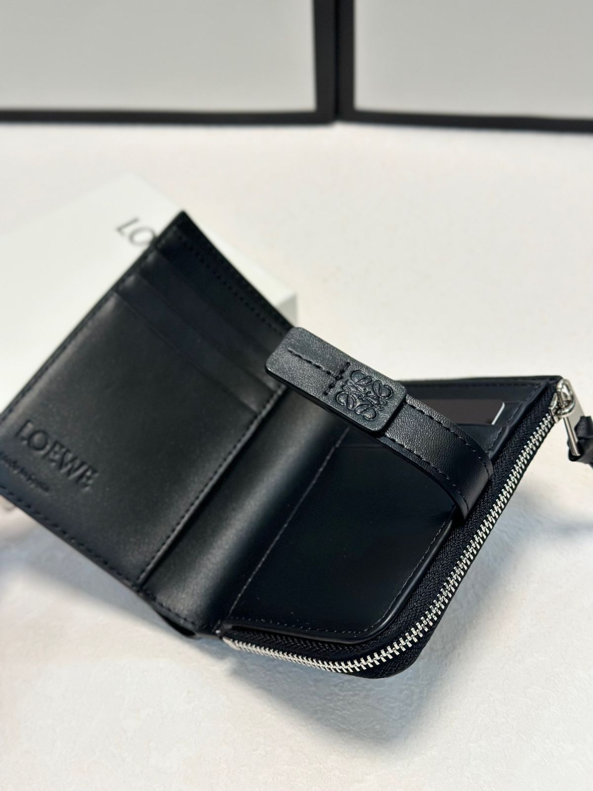 LOEWE/ロエベ/財布、クレジットカードスロットに紙幣と手形を収納、両用カードバッグ財布[本日特価|新品未使用品]