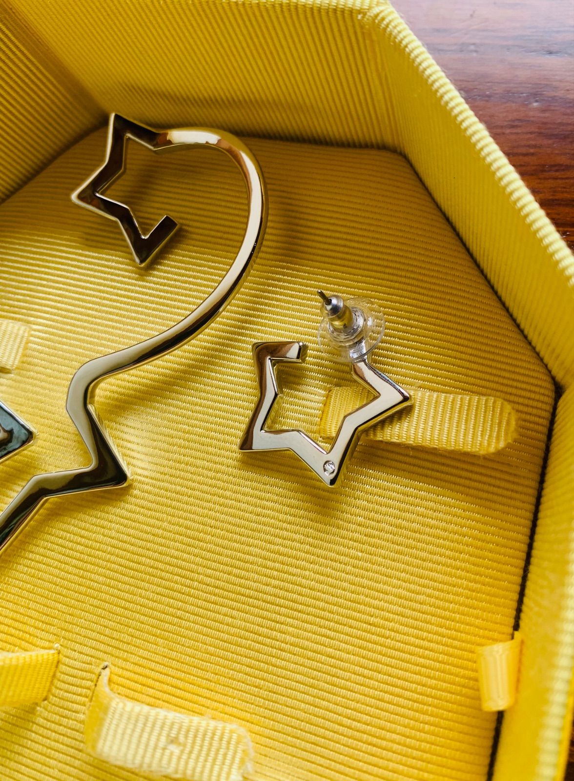 新品 スワロフスキー SWAROVSKI Stella イヤーカフ 3点セット 新品 スワロフスキー SWAROVSKI Stella イヤーカフ 3点セット