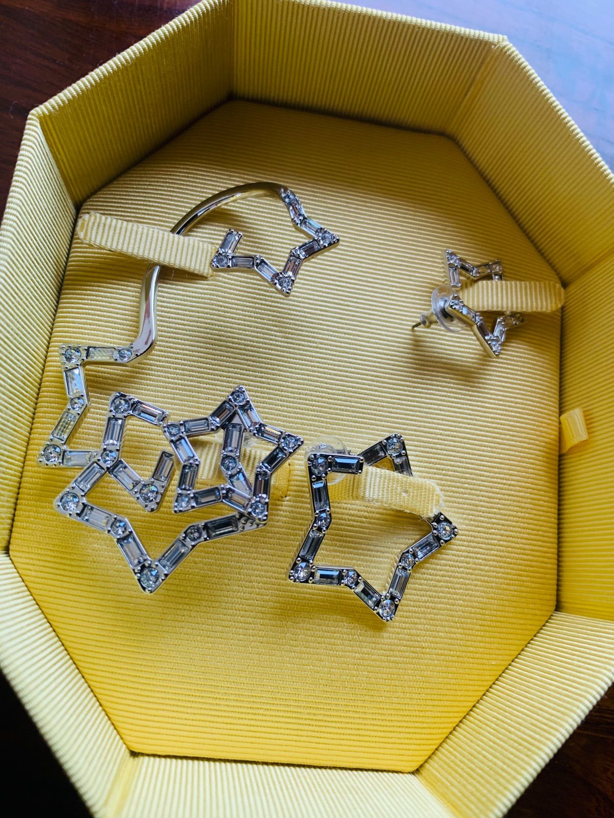 新品 スワロフスキー SWAROVSKI Stella イヤーカフ 3点セット 新品 スワロフスキー SWAROVSKI Stella イヤーカフ 3点セット