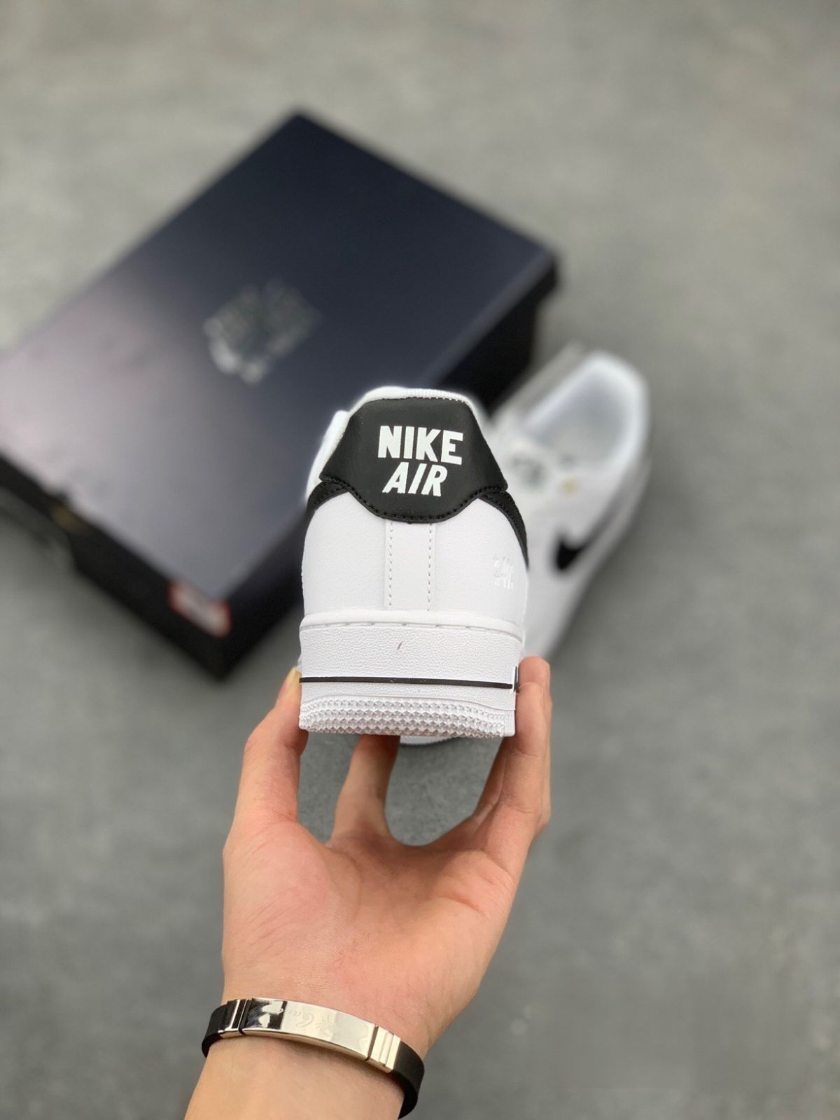 お値下げしました??即購入新品箱付?? Nike Air Force 1 Low '07 LV8 40th Anniversary White Black ナイキ お値下げしました??即購入新品箱付?? Nike Air Force 1 Low '07 LV8 40th Anniversary White Black ナイキ