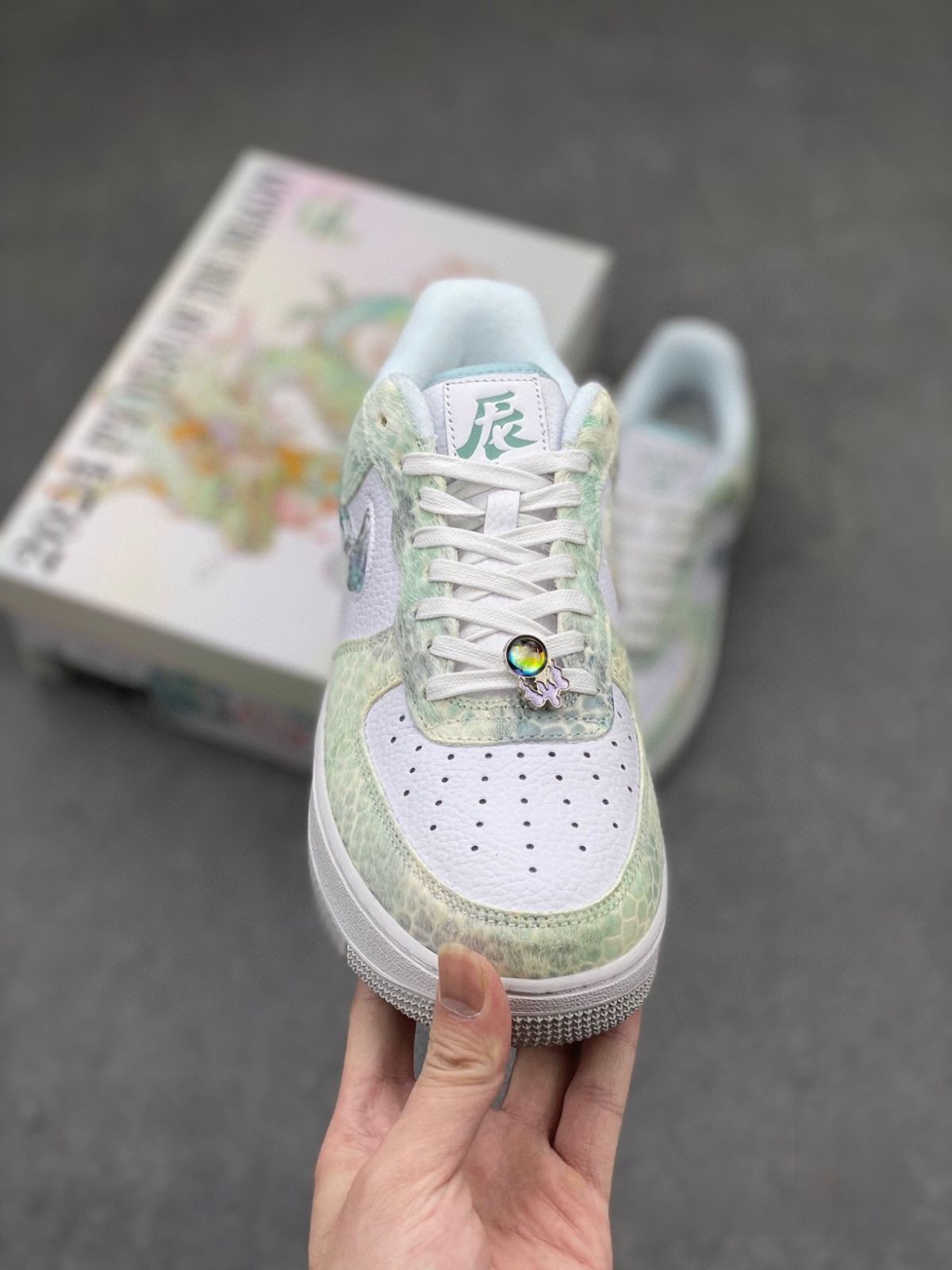 お値下げしました??即購入新品箱付?? Nike AIR FORCE1'07 LOW 男女兼用 ナイキ