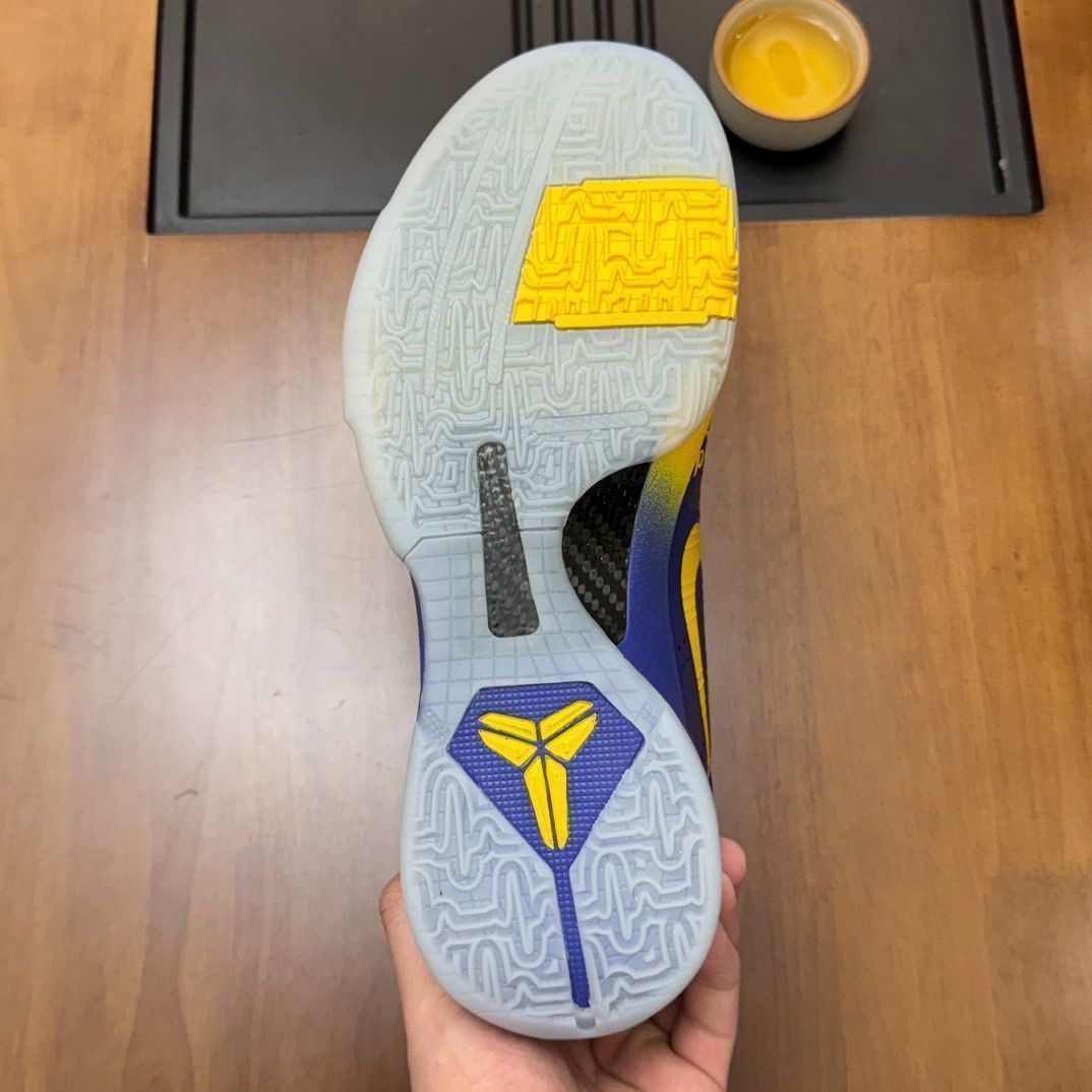 ?新品?未使用?? 箱付 NIKE KOBE 5 PROTRO “5rings” cd4991-400 【並行輸入】ナイキ ナイキ