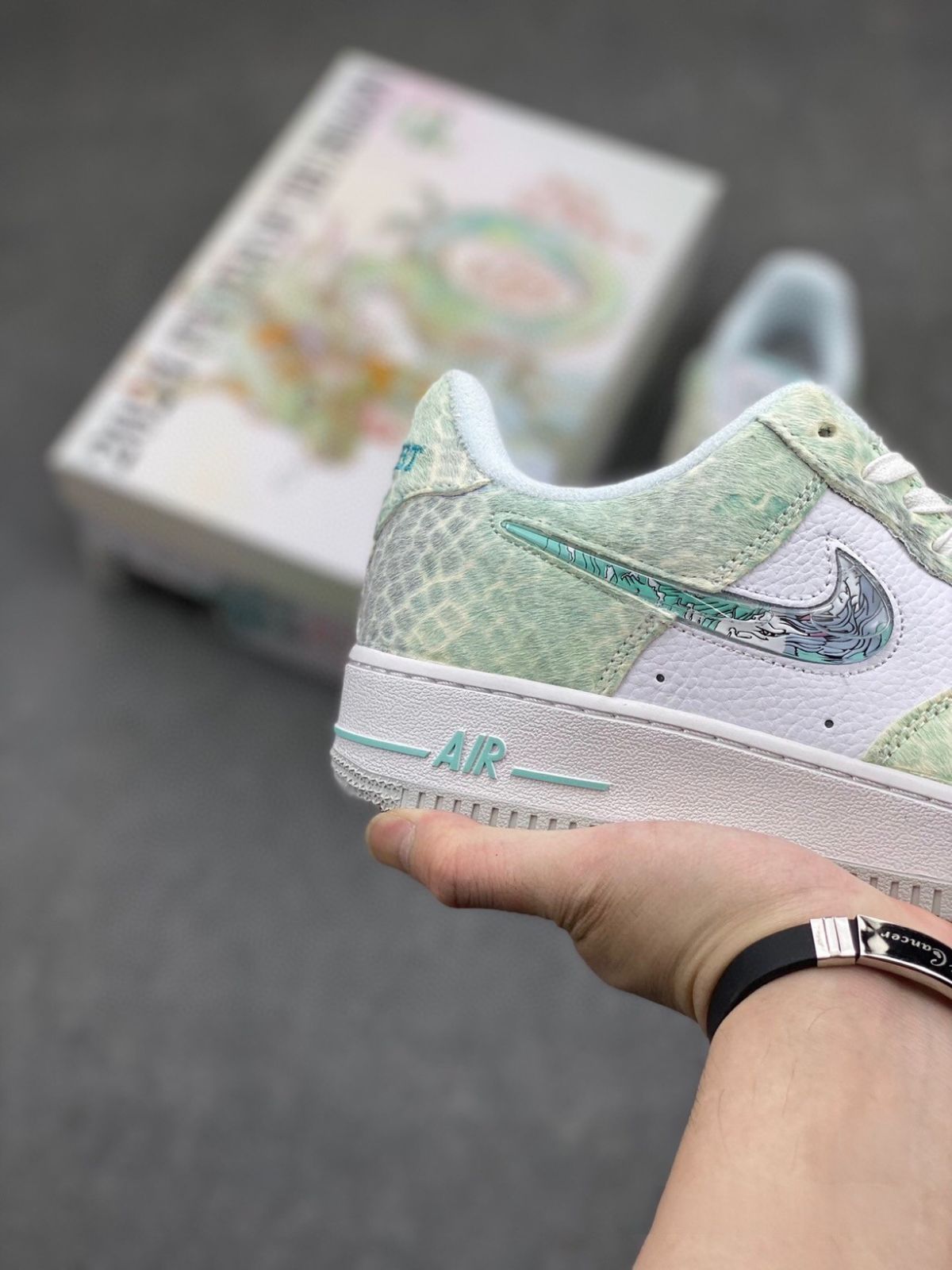 お値下げしました??即購入新品箱付?? Nike AIR FORCE1'07 LOW 男女兼用 ナイキ