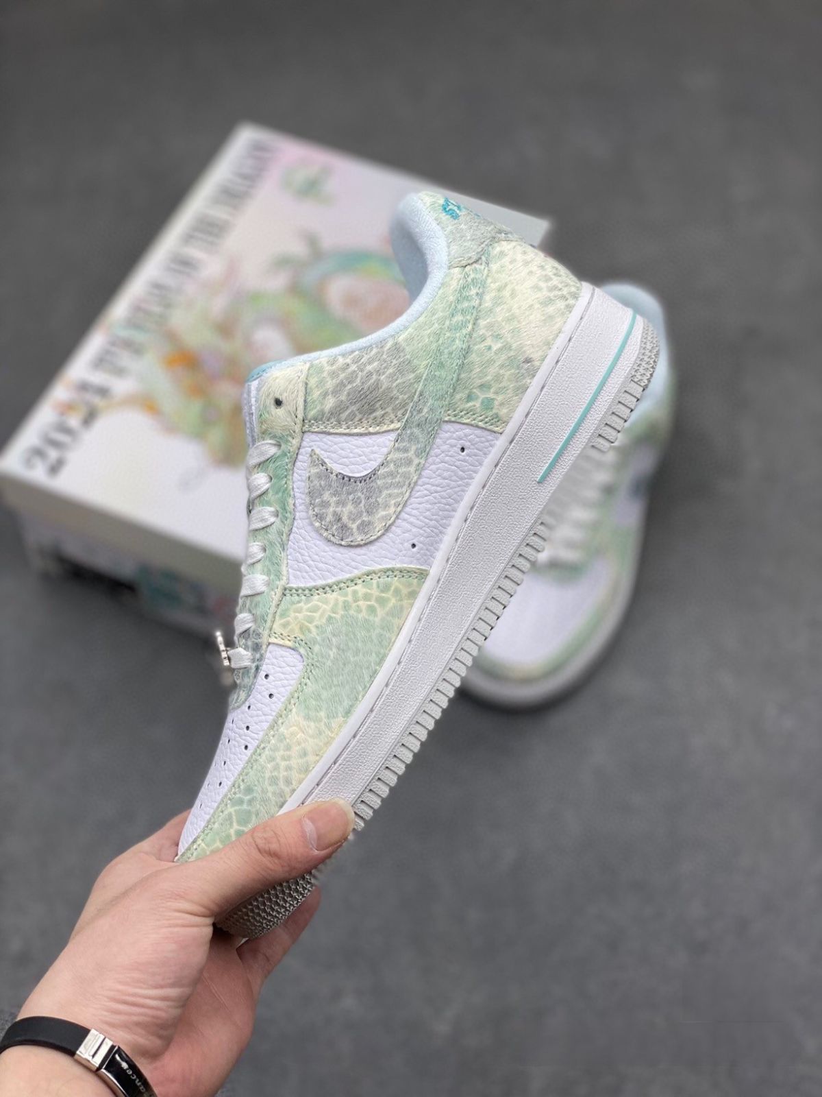 お値下げしました??即購入新品箱付?? Nike AIR FORCE1'07 LOW 男女兼用 ナイキ