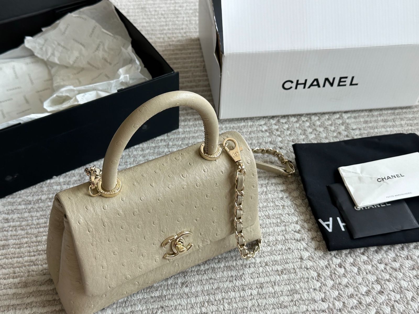 【今日特価】Chanel Coco Handle Bag (22cm) - シャネル ココ ハンドル バッグ 【今日特価】Chanel Coco Handle Bag (22cm) - シャネル ココ ハンドル バッグ