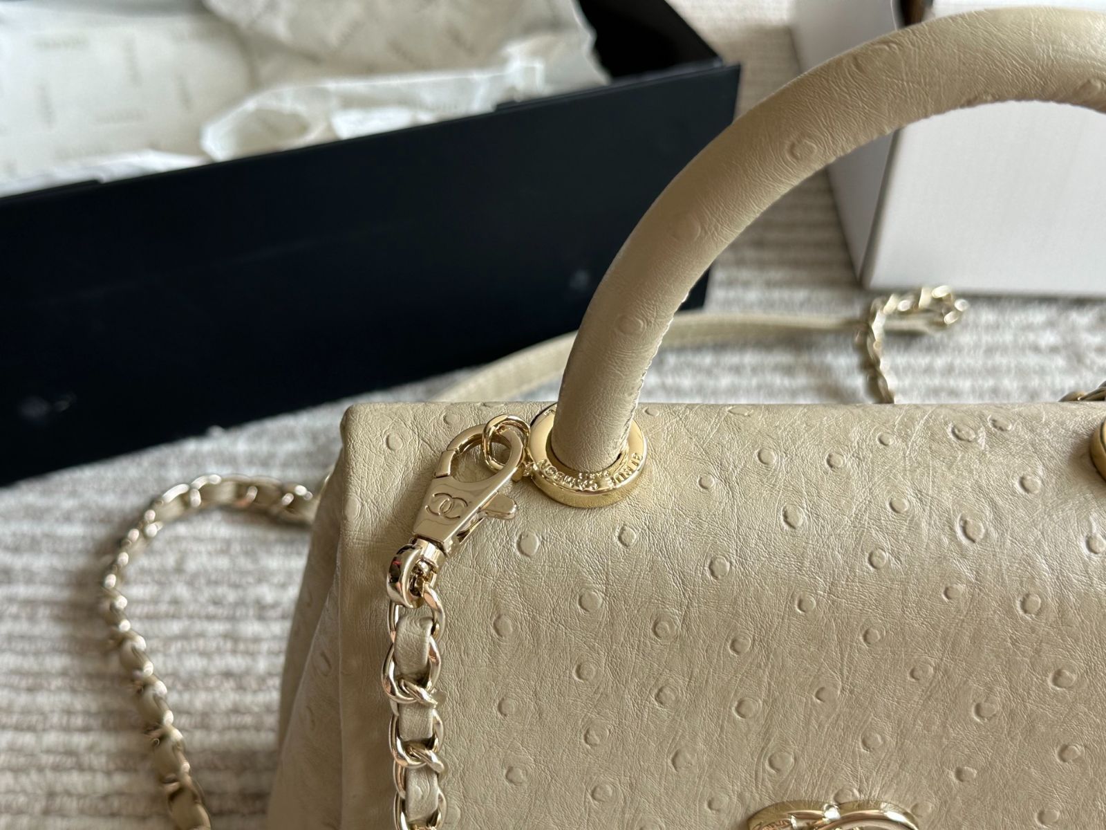 【今日特価】Chanel Coco Handle Bag (22cm) - シャネル ココ ハンドル バッグ 【今日特価】Chanel Coco Handle Bag (22cm) - シャネル ココ ハンドル バッグ