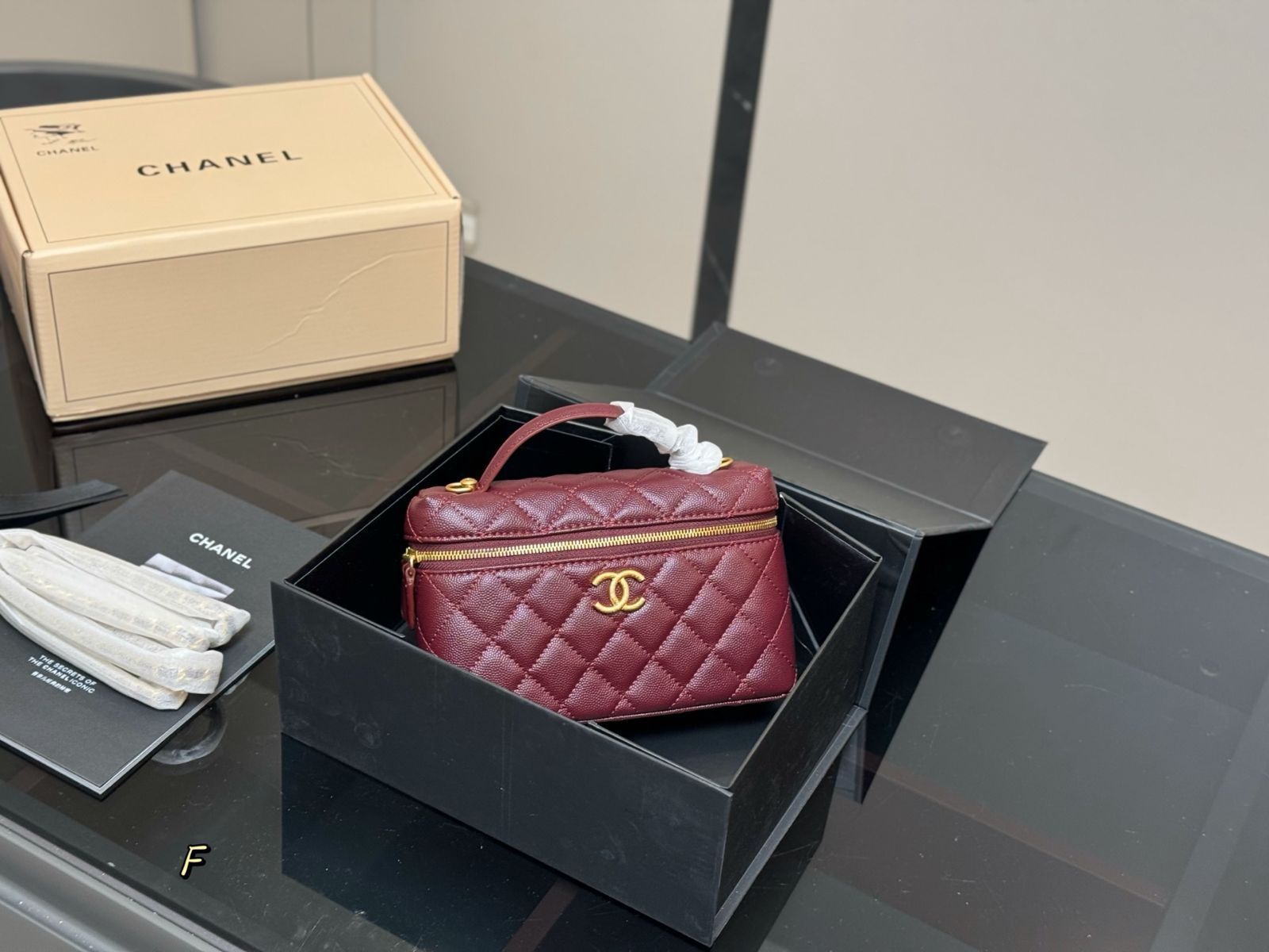【今日特価】Chanel Bento Hobo Bag シャネル 弁当箱 ホーボーバッグ