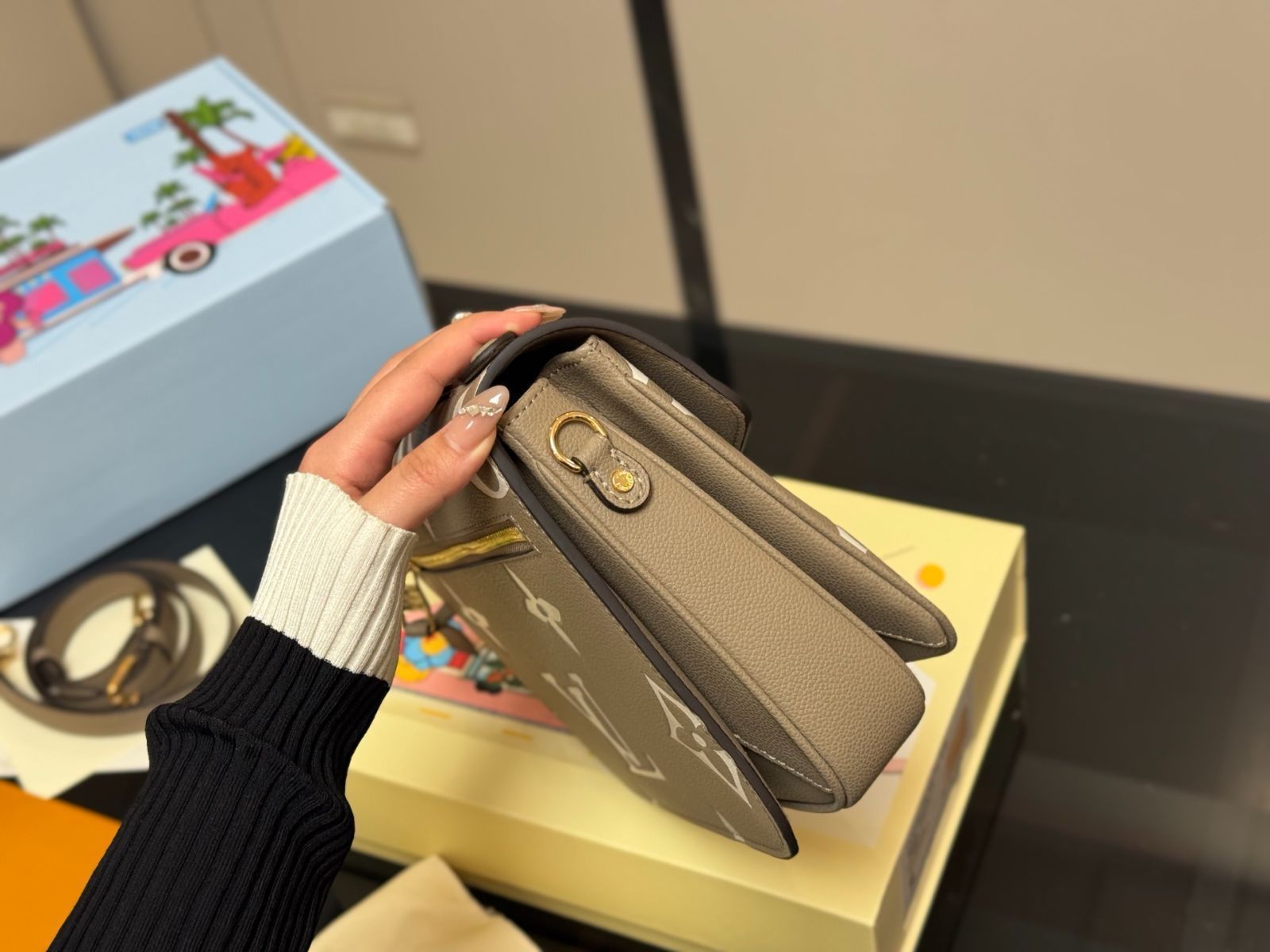 【今日特価】LV 牛皮 クラシック メッセンジャーバッグ 【今日特価】LV 牛皮 クラシック メッセンジャーバッグ