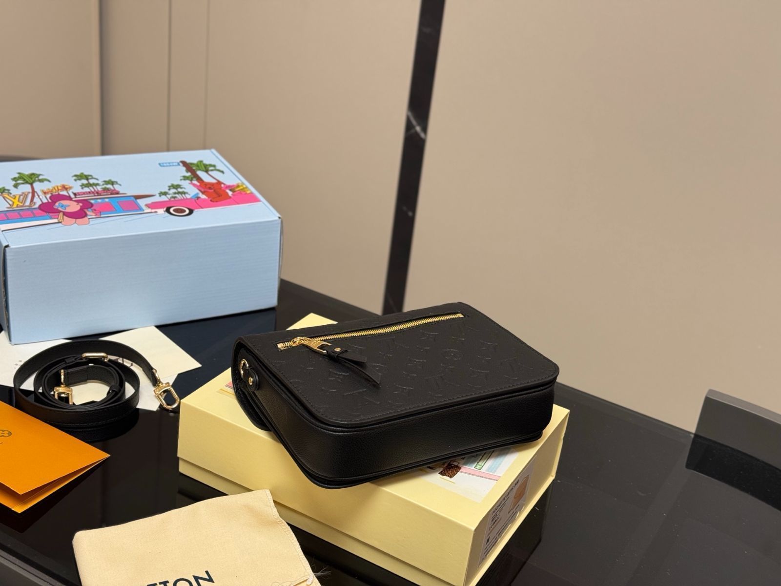 【今日特価】LV 牛皮 クラシックメッセンジャーバッグ