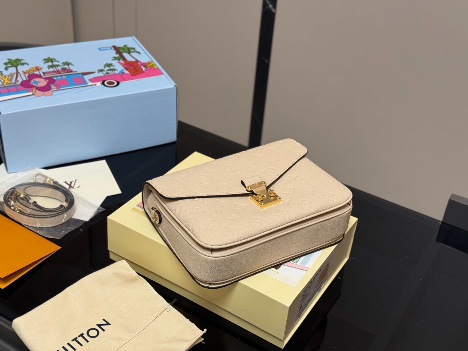 【今日特価】LV 牛皮 クラシックメッセンジャーバッグ