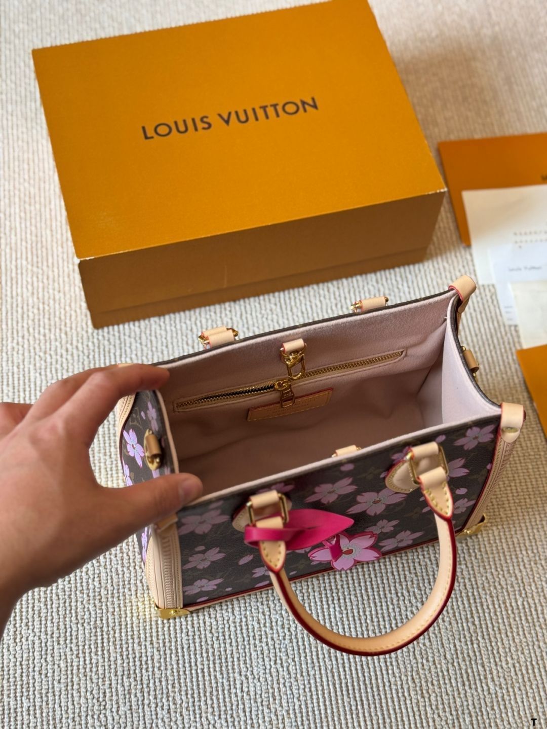 【今日特価】LV Onthego Jungle Print Tote オンザゴー ジャングルプリント トートバッグ