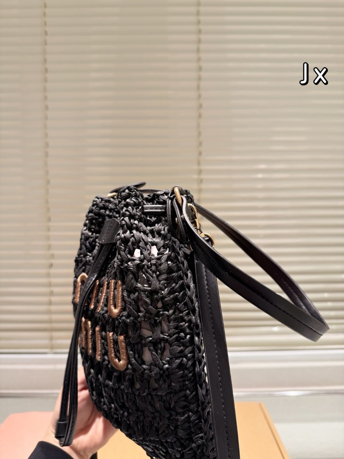【今日特価】Miu Miu Natural Tone Weave Tote ミュウミュウ ナチュラルトーン ウェーブ トートバッグ