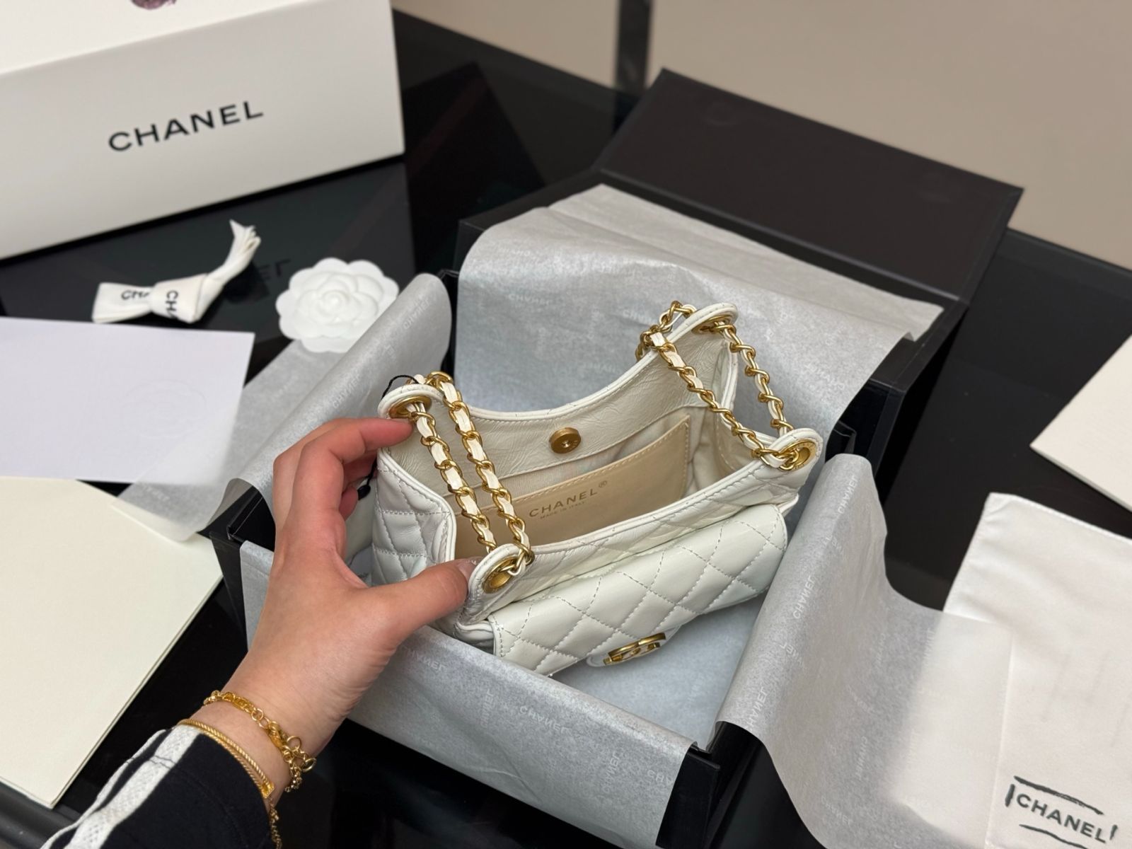 【今日特価】Chanel 23C Hippie Hobo Bag チャネル 23C ヒッピーホーボバッグ