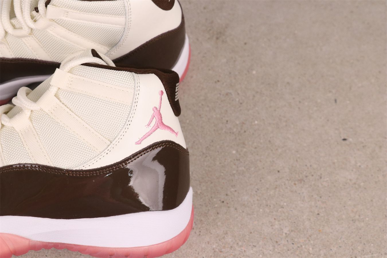 【今日特価】Jordanエアジョーダン aj11 AJ11 エアジョーダン11 CT8012-126 褐ピンク