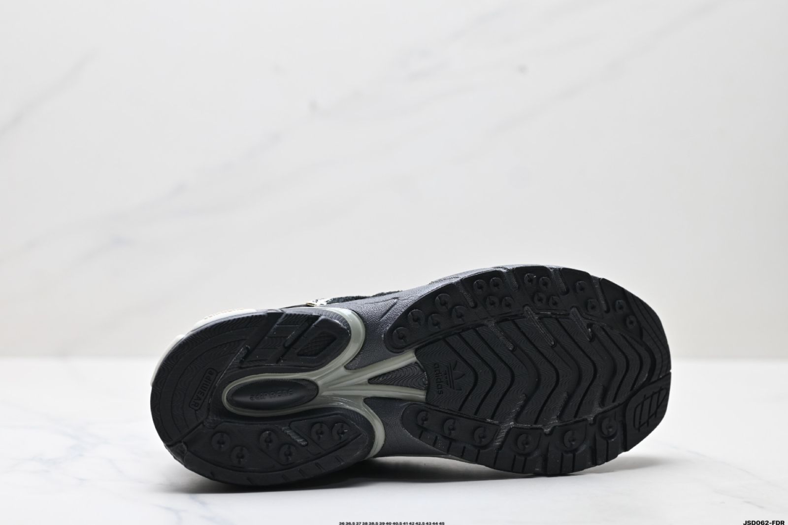 Adidas Adistar Cushion Sftm アディダス 滑り止め耐磨耗 ローカット スポーツダディシューズ
