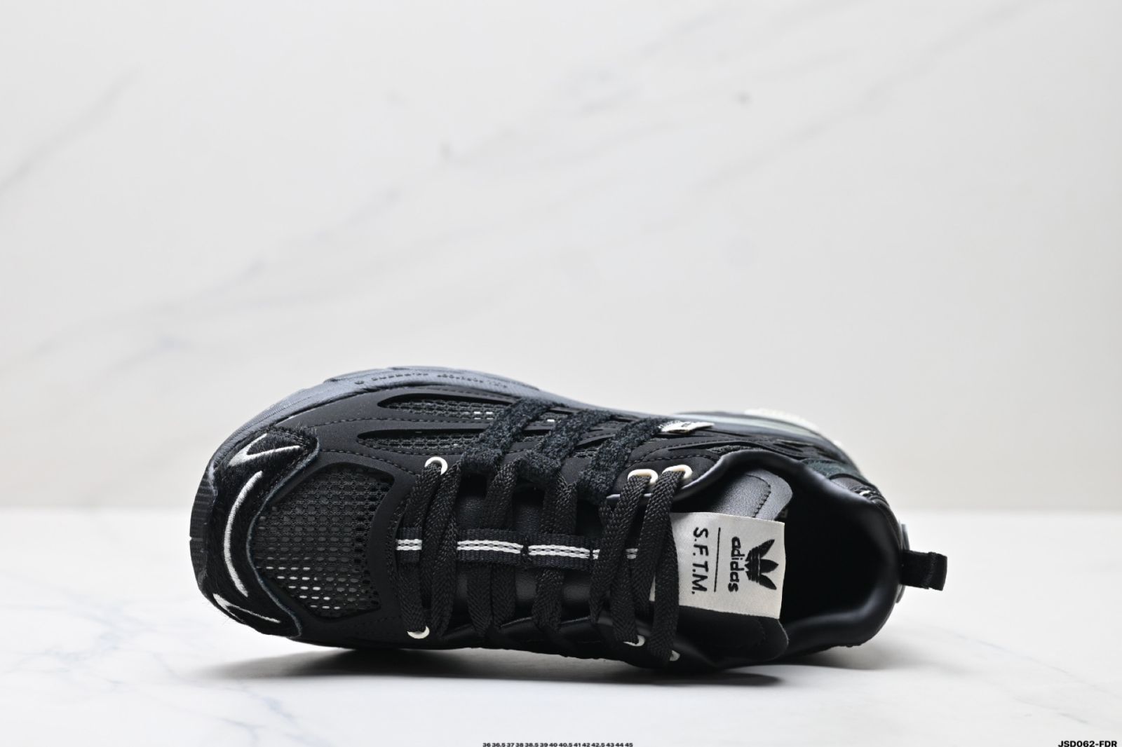 Adidas Adistar Cushion Sftm アディダス 滑り止め耐磨耗 ローカット スポーツダディシューズ