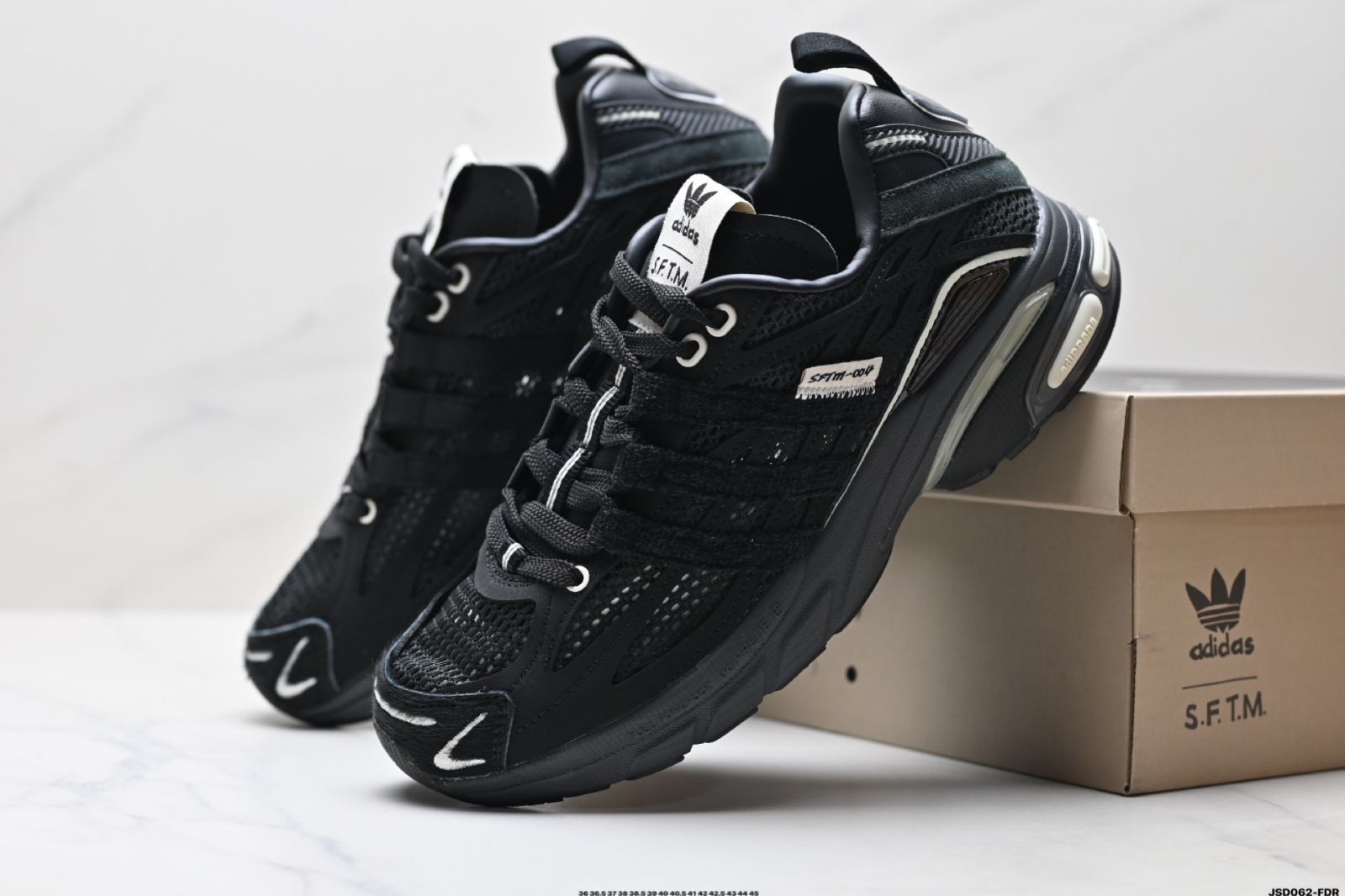 Adidas Adistar Cushion Sftm アディダス 滑り止め耐磨耗 ローカット スポーツダディシューズ