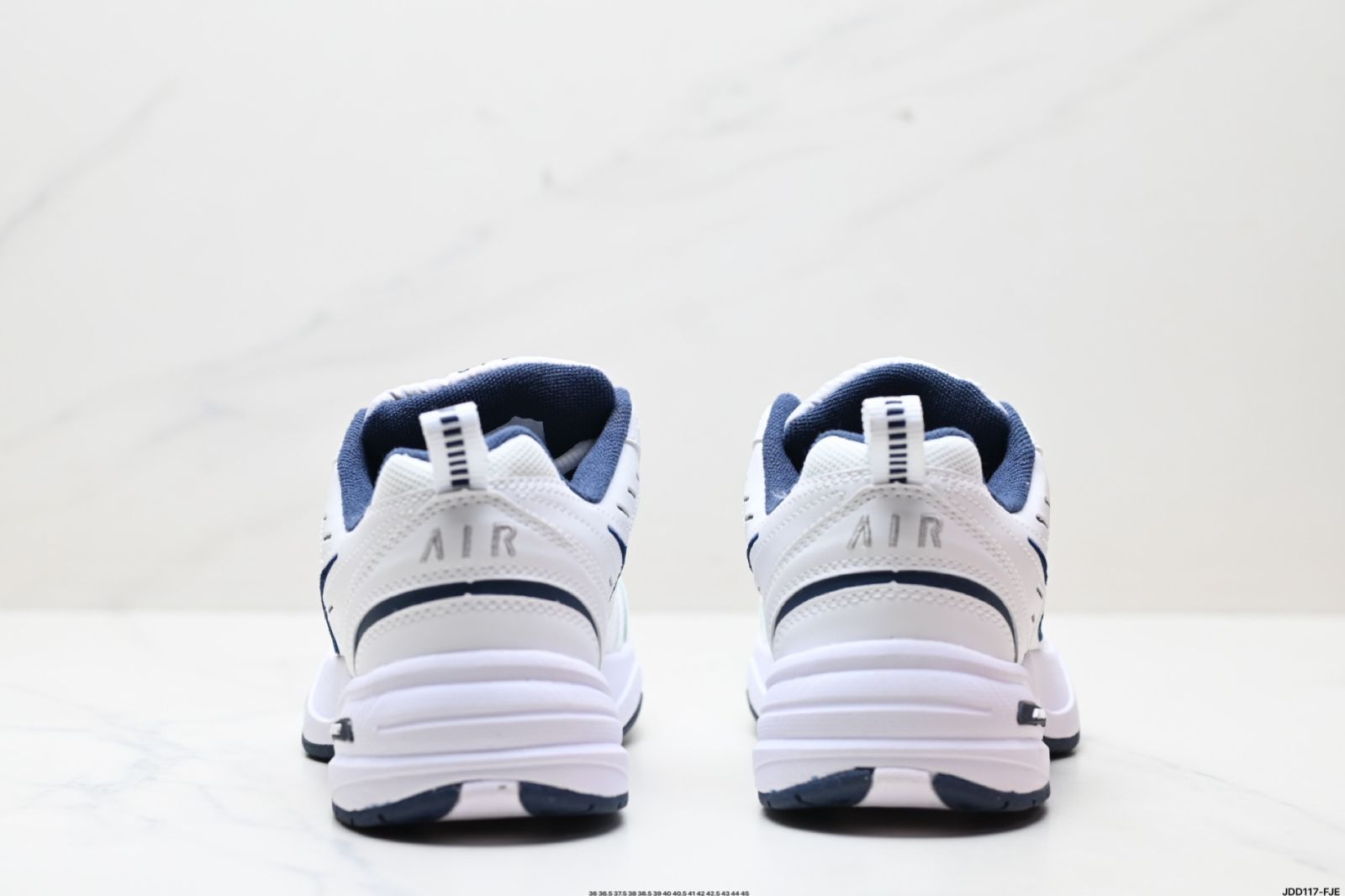 Nike Air Monarch IV（ナイキ エア モナーク IV）　皮革製 日常にマッチしやすく 減震・滑り止め ローカットのライフスタイルレジャーシューズ