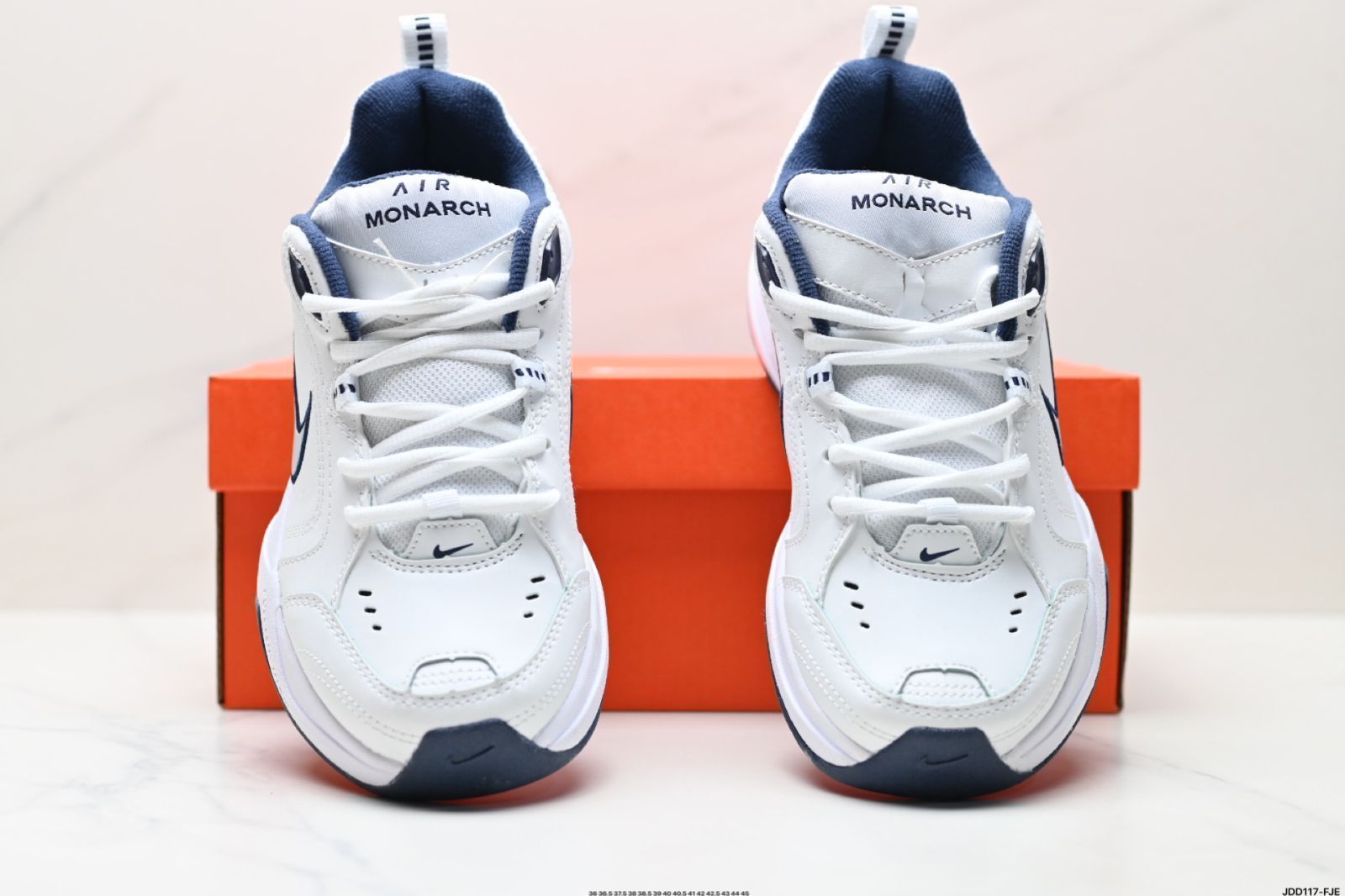 Nike Air Monarch IV（ナイキ エア モナーク IV）　皮革製 日常にマッチしやすく 減震・滑り止め ローカットのライフスタイルレジャーシューズ