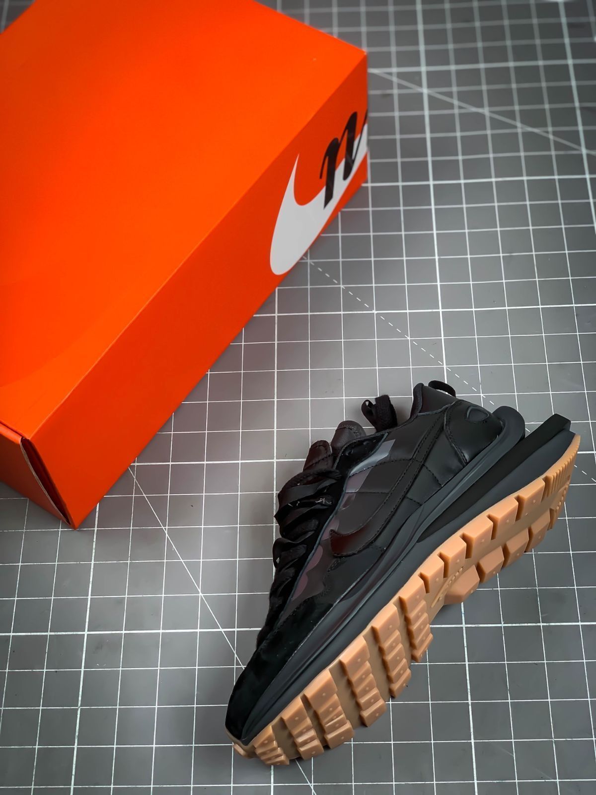 全新未使用nike sacaiスニーカー スニーカーサンダルブーツモカシンドレス/ピジネス長靴/レインシューズデッキシューズ 全新未使用nike sacaiスニーカー スニーカーサンダルブーツモカシンドレス/ピジネス長靴/レインシューズデッキシューズ