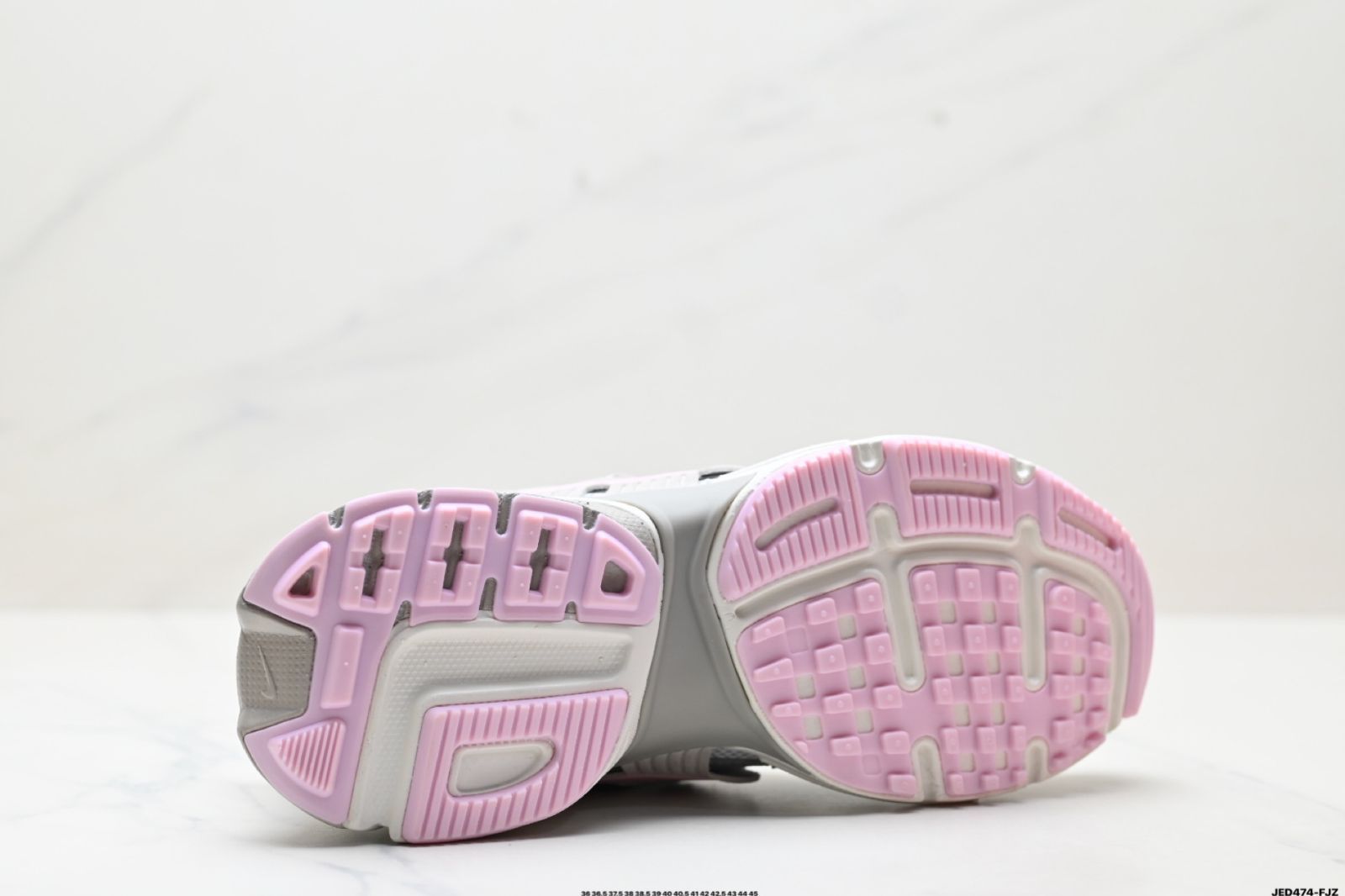 ナイキ Nike V2K RUN ランニングシューズ レトロファッション メッシュ通気性スポーツシューズ ナイキ Nike V2K RUN ランニングシューズ レトロファッション メッシュ通気性スポーツシューズ