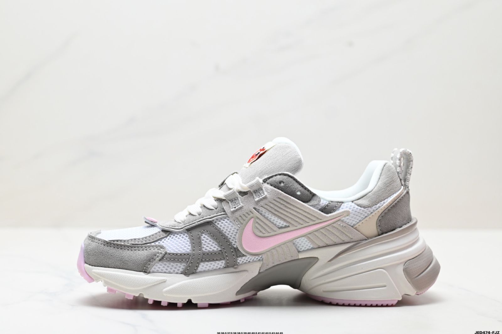 ナイキ Nike V2K RUN ランニングシューズ レトロファッション メッシュ通気性スポーツシューズ ナイキ Nike V2K RUN ランニングシューズ レトロファッション メッシュ通気性スポーツシューズ