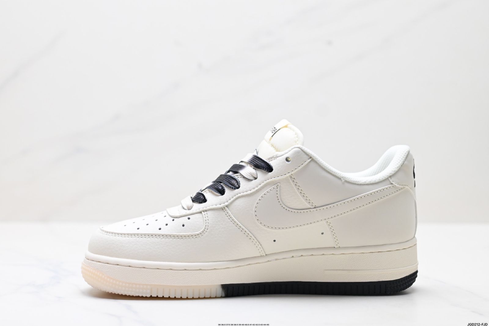 Nike ナイキ Air Force 1 ’07 LV8 エアフォースワン ロートップ ユニバーサル カジュアル スポーツ スケートシューズ Nike ナイキ Air Force 1 ’07 LV8 エアフォースワン ロートップ ユニバーサル カジュアル スポーツ スケートシューズ