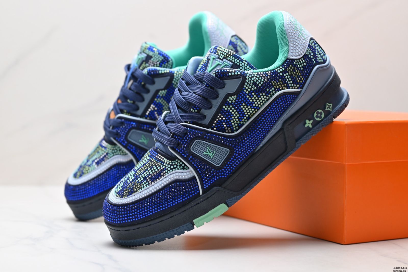 LV(ルイヴィトン)Louis Vuitton Trainer Sneaker Low レジャースポーツカルチャーユニセックススケートシューズ LV(ルイヴィトン)Louis Vuitton Trainer Sneaker Low レジャースポーツカルチャーユニセックススケートシューズ