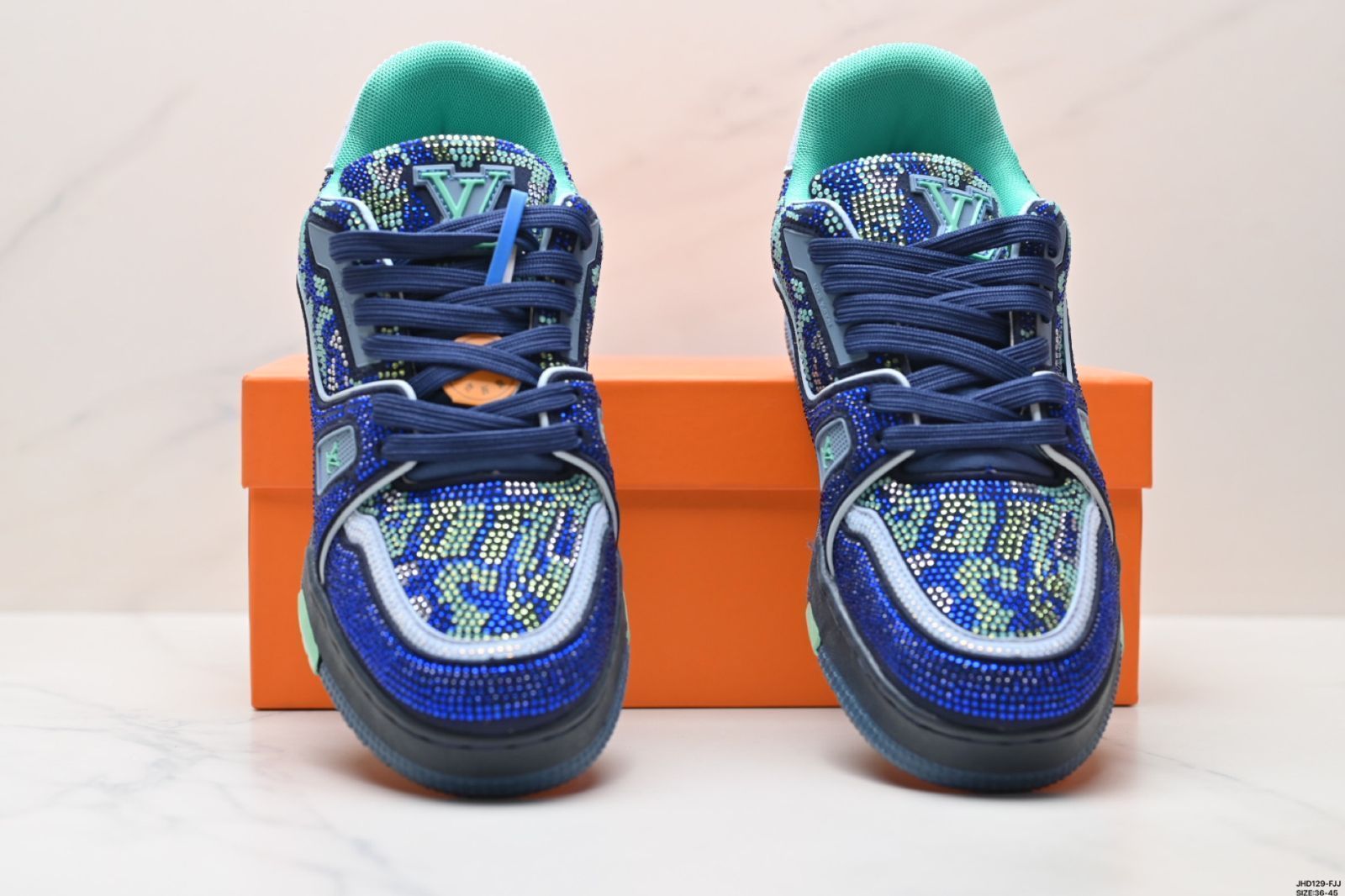 LV(ルイヴィトン)Louis Vuitton Trainer Sneaker Low レジャースポーツカルチャーユニセックススケートシューズ LV(ルイヴィトン)Louis Vuitton Trainer Sneaker Low レジャースポーツカルチャーユニセックススケートシューズ