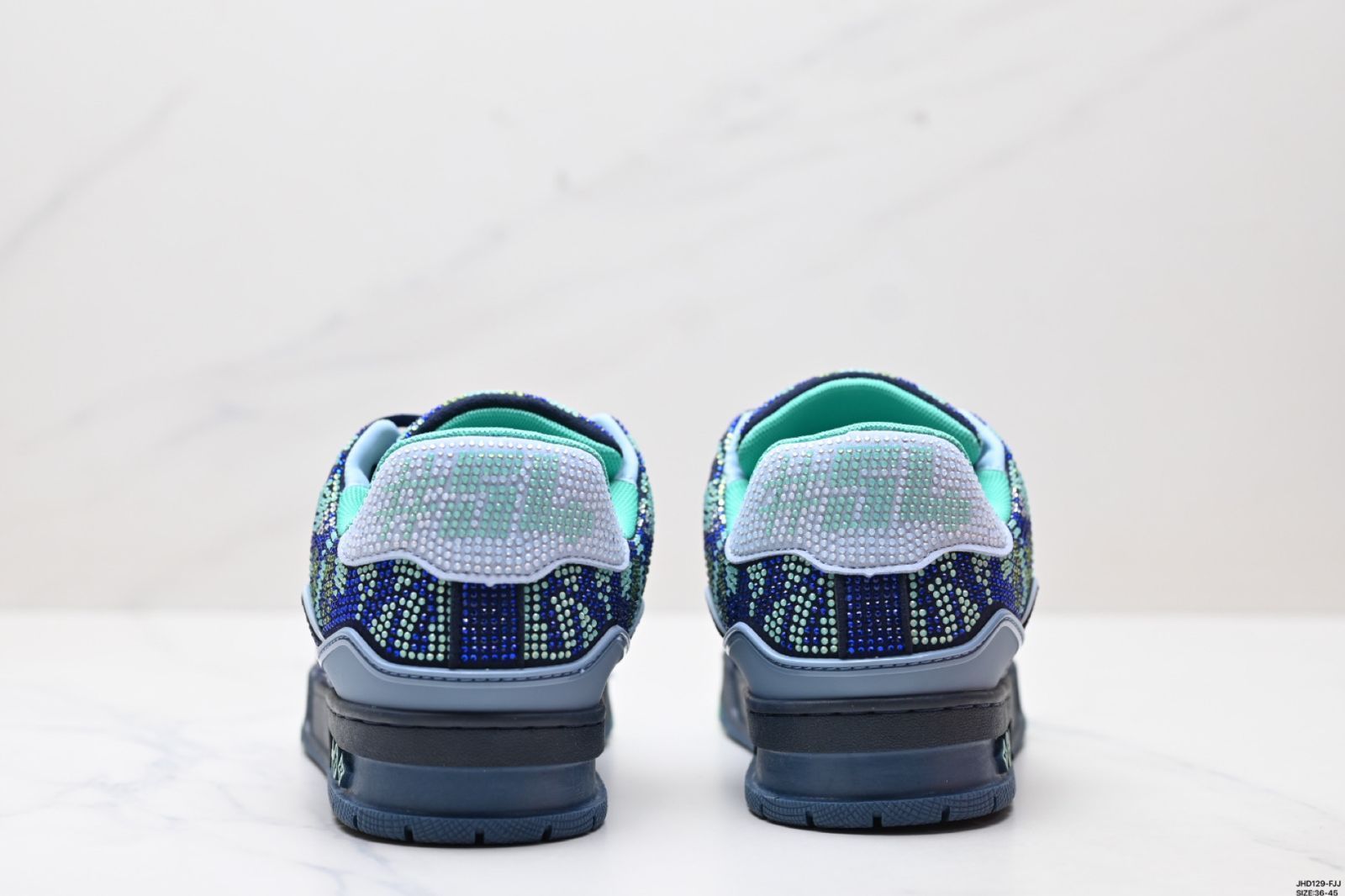 LV(ルイヴィトン)Louis Vuitton Trainer Sneaker Low レジャースポーツカルチャーユニセックススケートシューズ LV(ルイヴィトン)Louis Vuitton Trainer Sneaker Low レジャースポーツカルチャーユニセックススケートシューズ