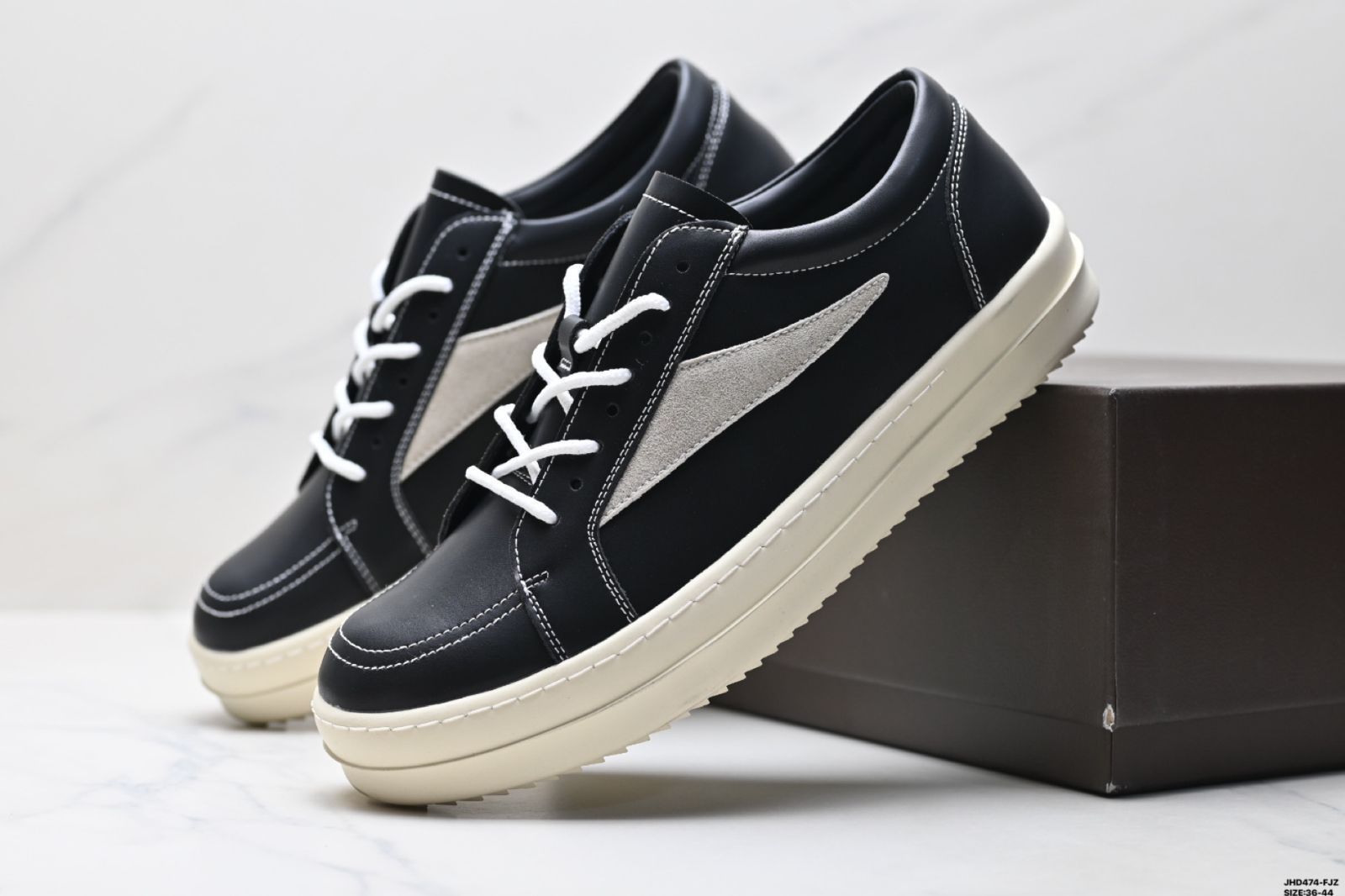 リック オウェンズ / RICK OWENS Hollywood 小牛皮 丸頭 靴紐付き ロートップスケートシューズ