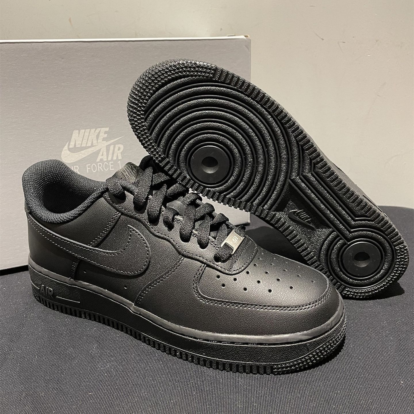 Nike Air Force 1 Low '07 Blackフラットシューズ Nike Air Force 1 Low '07 Blackフラットシューズ