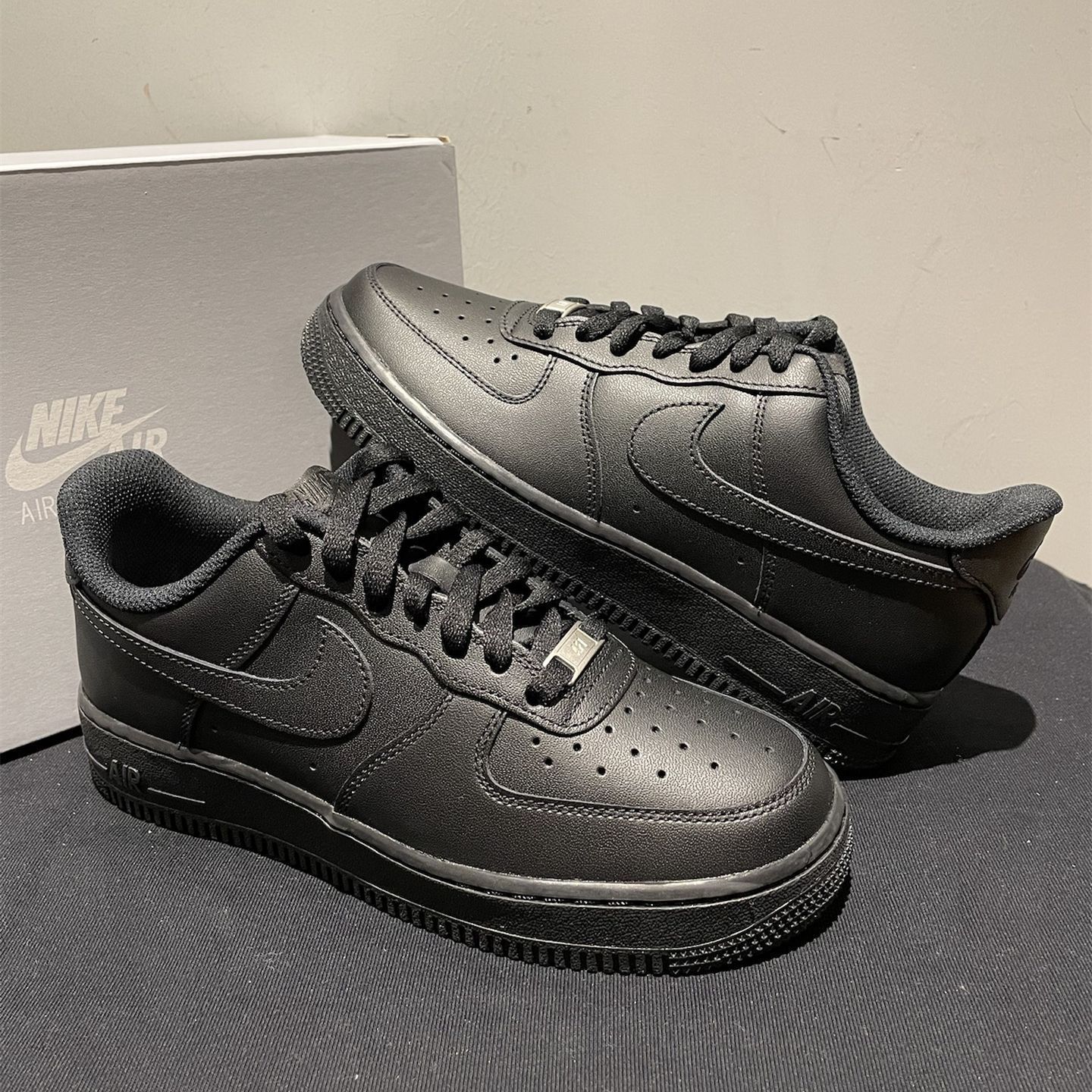 Nike Air Force 1 Low '07 Blackフラットシューズ Nike Air Force 1 Low '07 Blackフラットシューズ