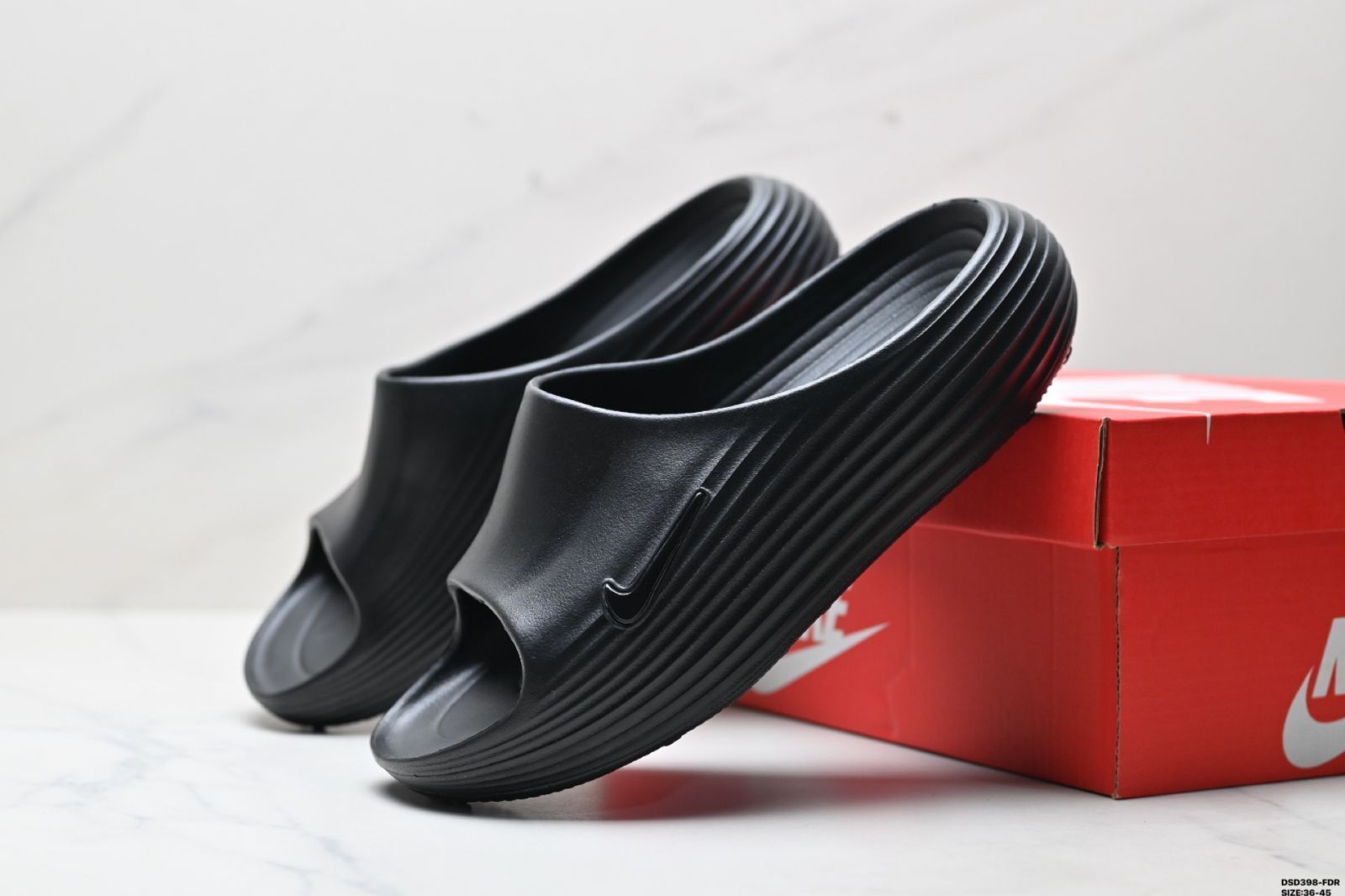 Nike ReactX REJUVEN8 Slide ナイキ シンプル快適 ドームシューズ