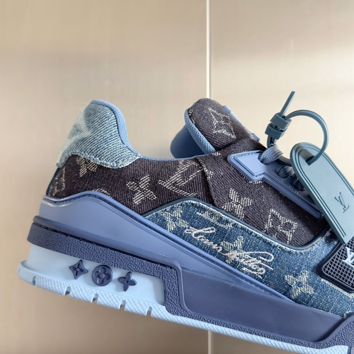 Louis Vuitton trainer レトロブルーのロートップファッショナブルなカジュアルシューズ Louis Vuitton trainer レトロブルーのロートップファッショナブルなカジュアルシューズ
