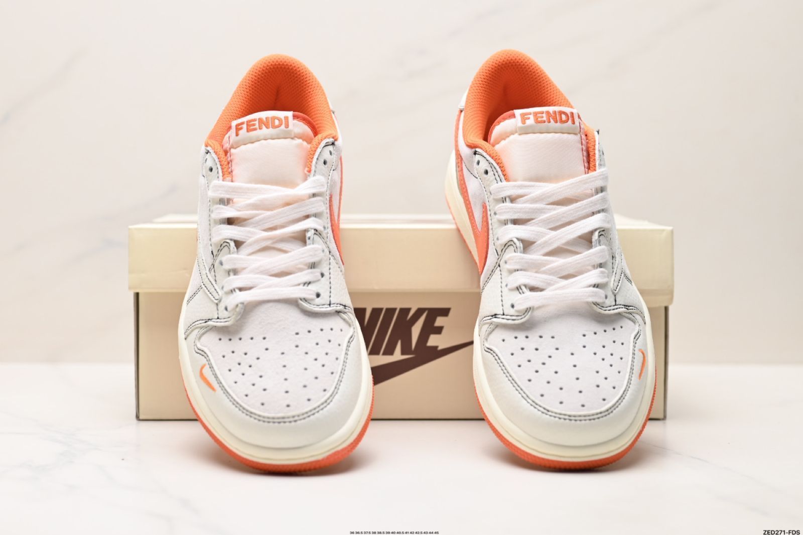 トラヴィス・スコット × エア ジョーダン 1 ロー AJ1 の TS フラッシュコラボレーション逆フック低トップカルチャーバスケットボールシューズ トラヴィス・スコット × エア ジョーダン 1 ロー AJ1 の TS フラッシュコラボレーション逆フック低トップカルチャーバスケットボールシューズ